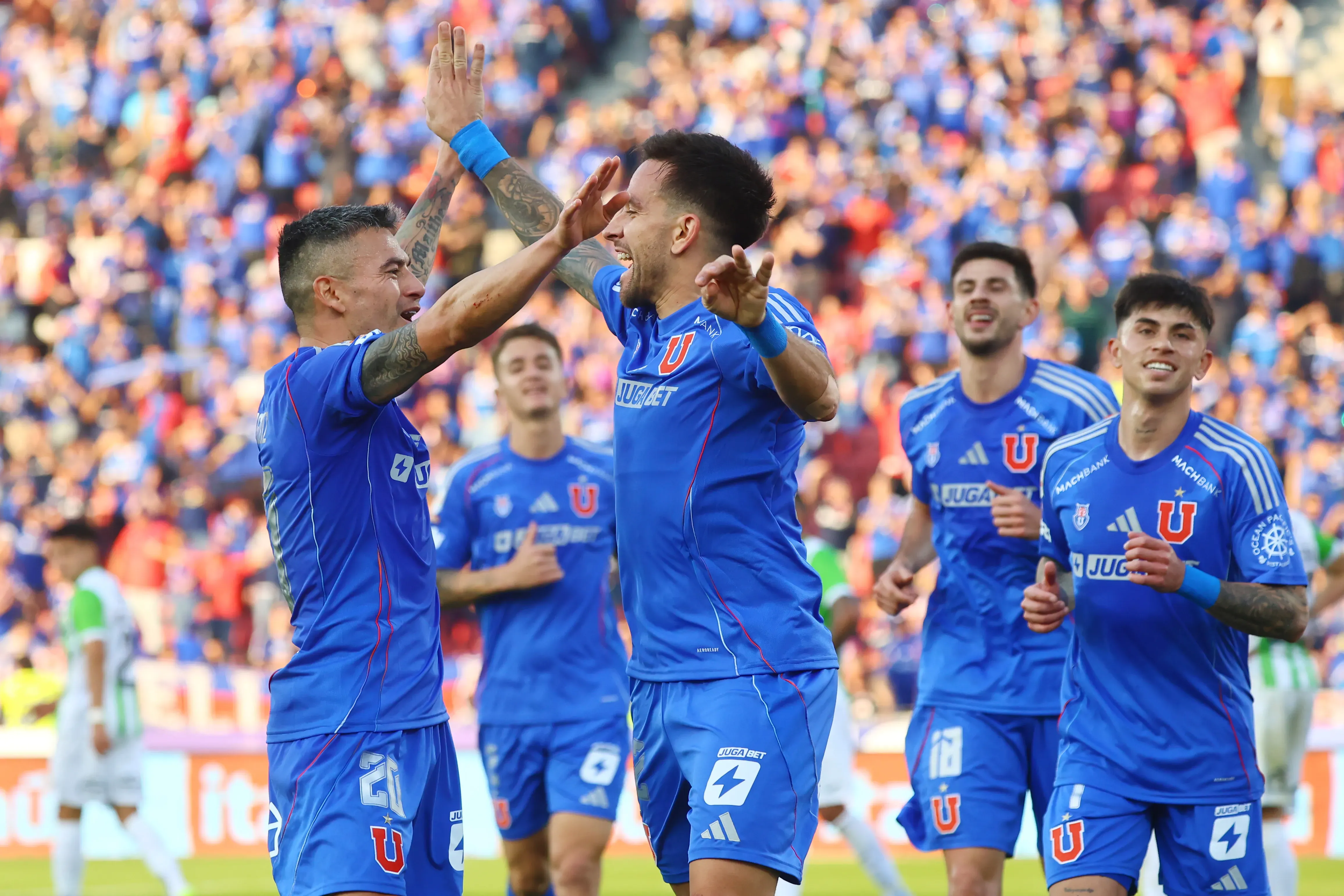 Cuestionan la alta presencia de U. de Chile en el equipo del año del fútbol chileno | Photosport
