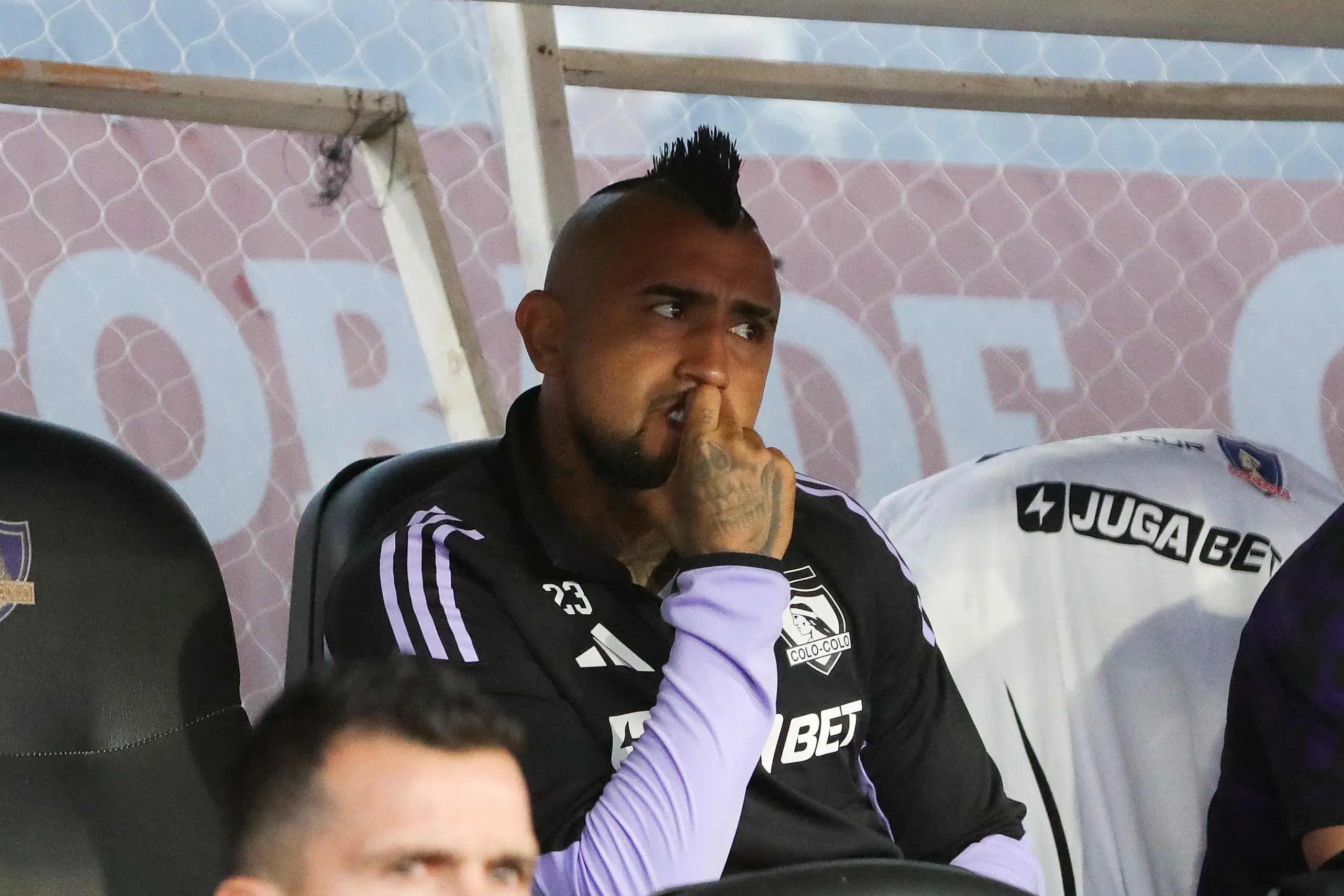 Vidal dejó clara su molestia con Ortiz en Colo Colo | Photosport