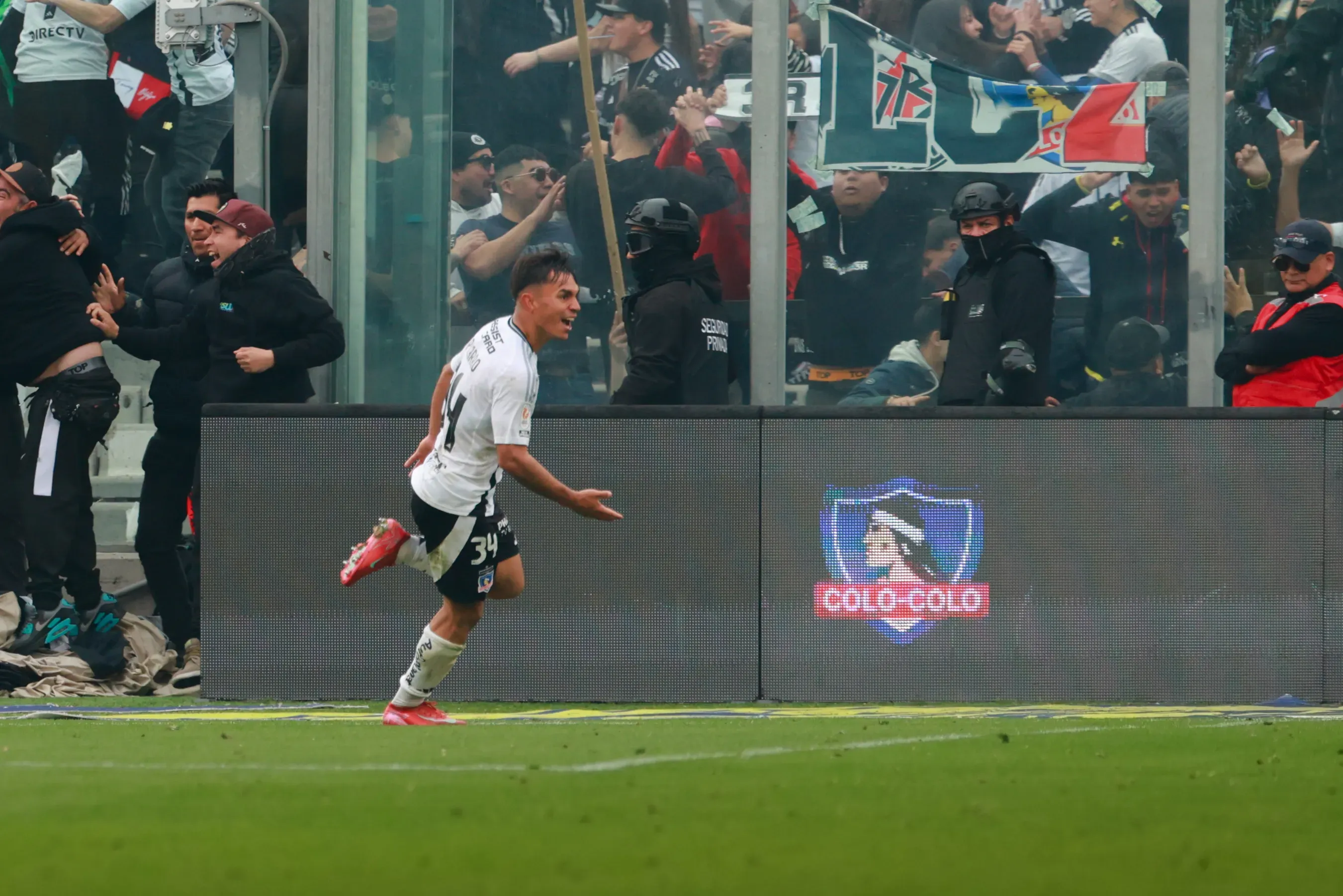 Vicente Pizarro suena fuera de Colo Colo | Photosport