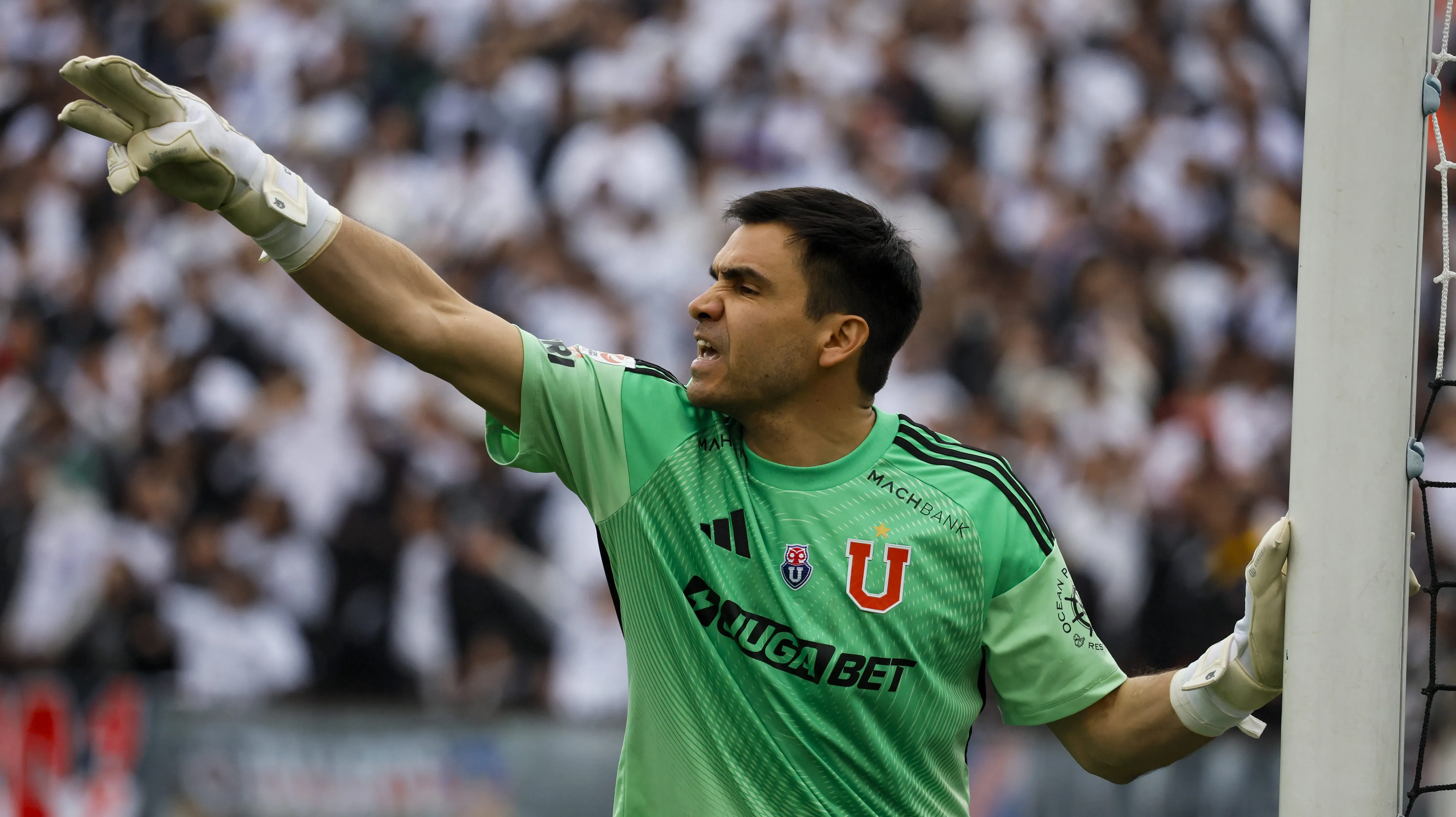 Toselli no sigue en la U tras irregular año.