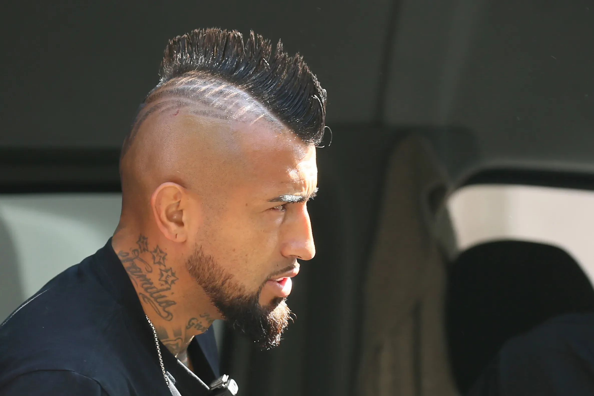 Arturo Vidal tiene que cambiar de actitud para seguir en Colo Colo