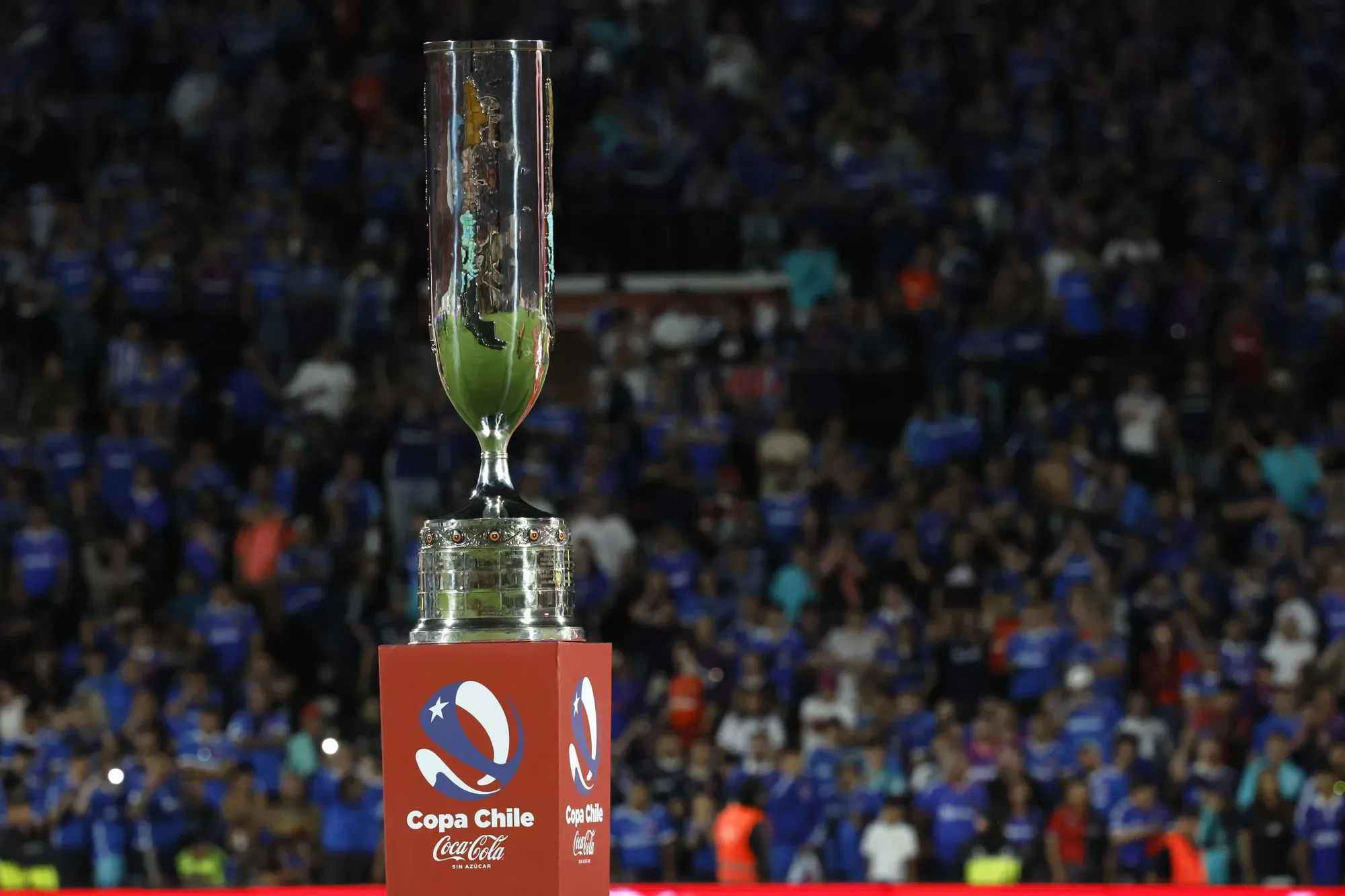 Se termina el reinado de la U en Copa Chile: el trofeo busca nuevo dueño entre Limache y Huachipato.