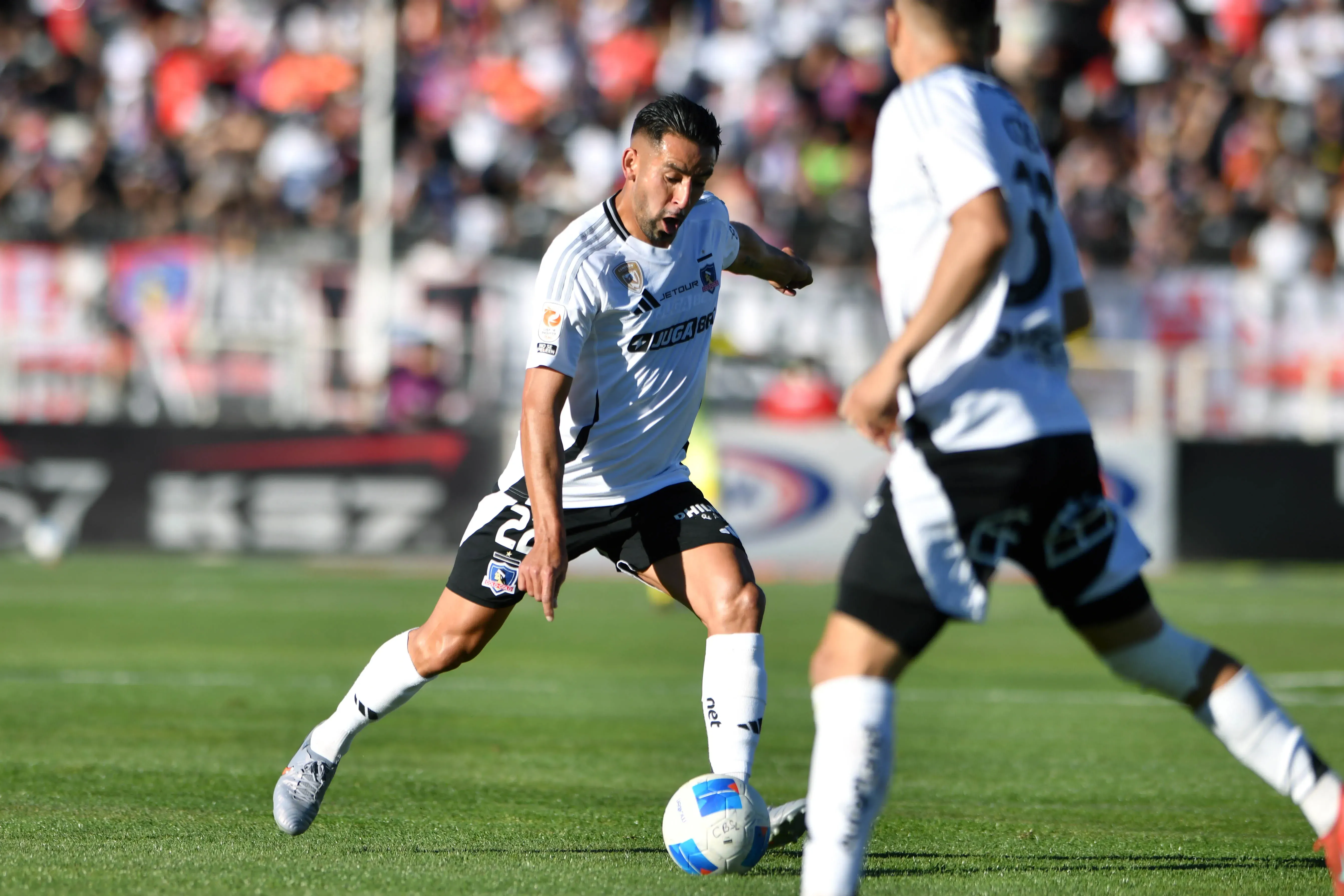 Mauricio Isla se va de Colo Colo. Foto: Alejandro Pizarro/Photosport