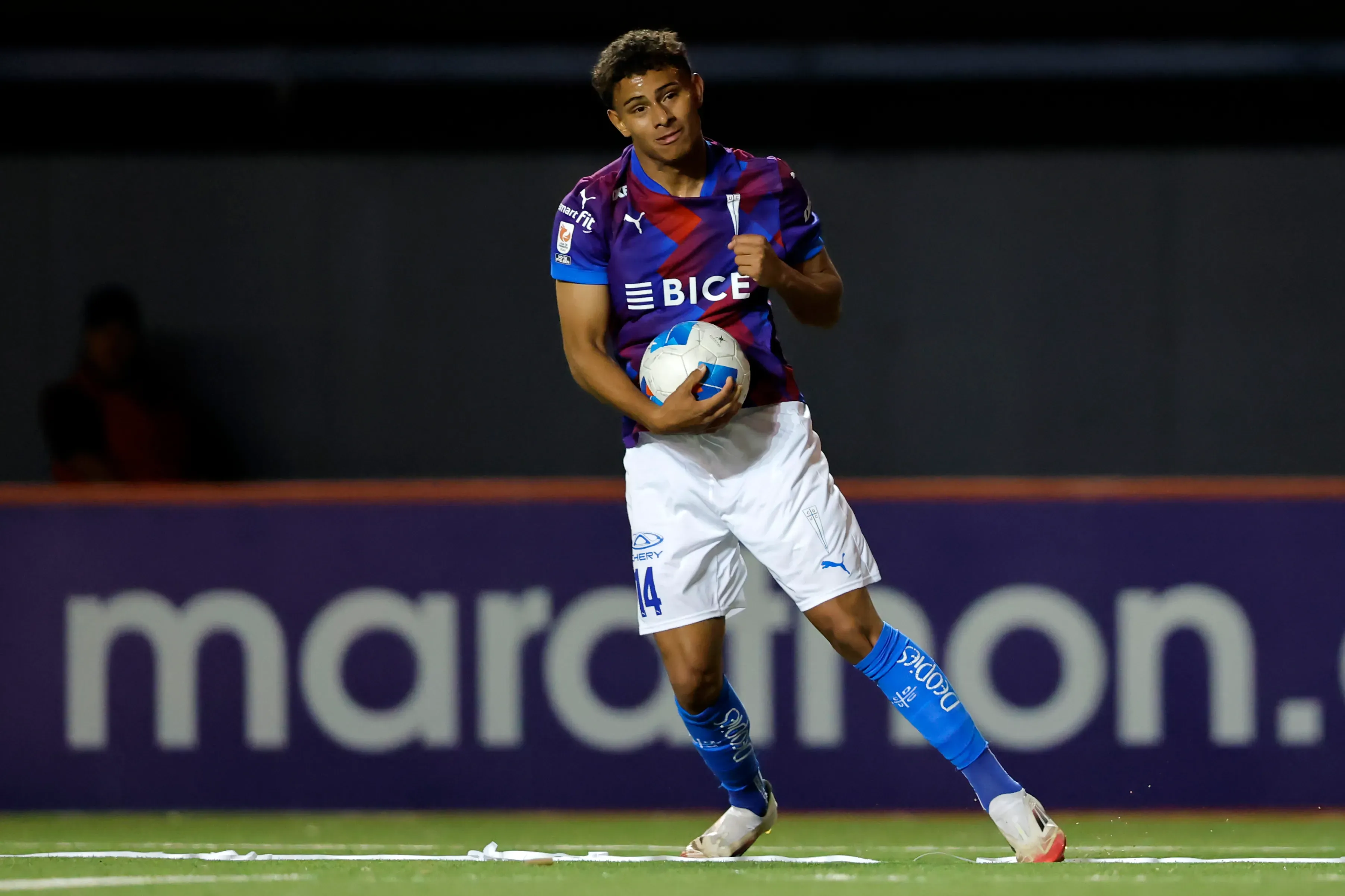 Rossel podría salir a préstamo el 2026/Photosport