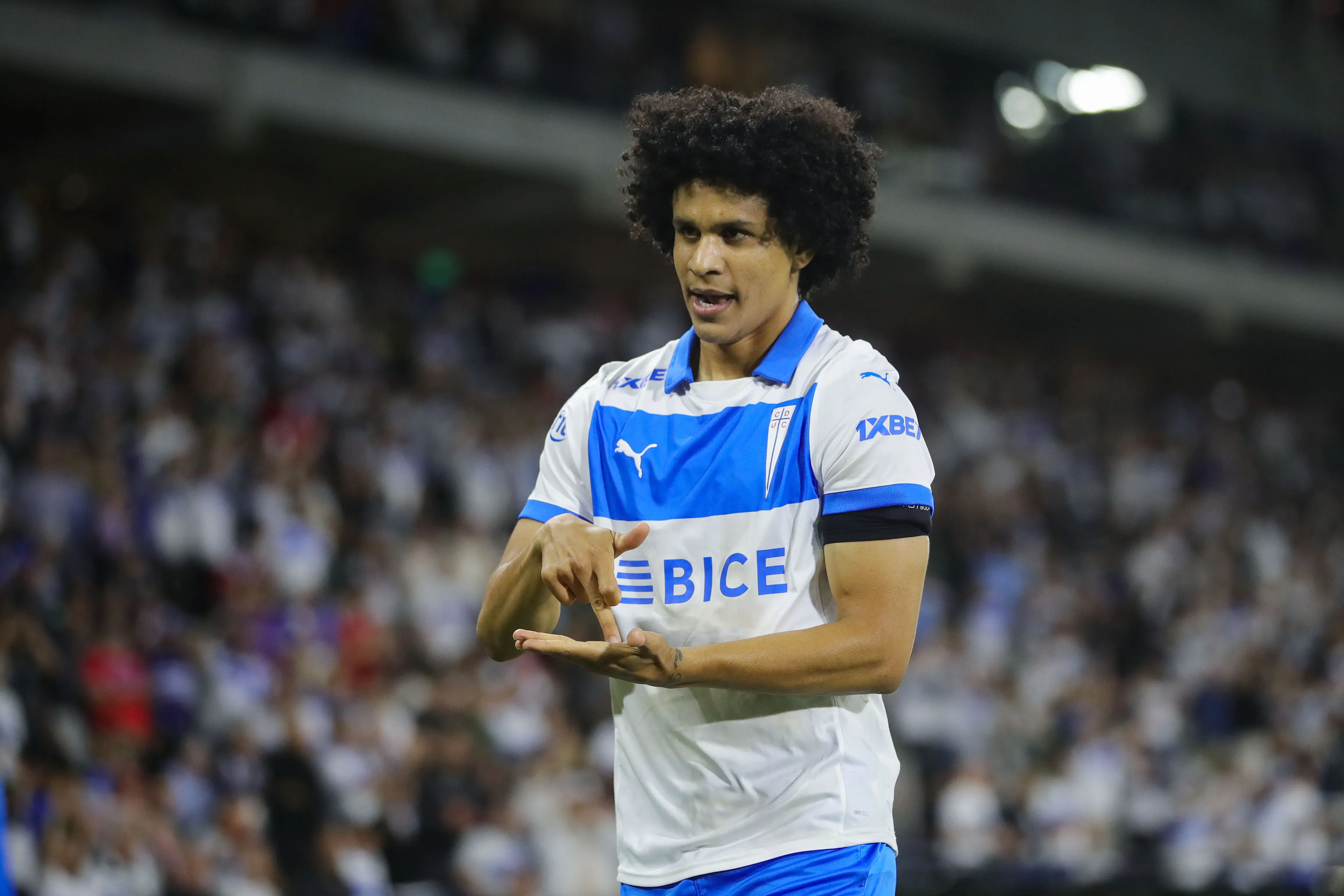 Eduard Bello quiere seguir en la UC/Photosport