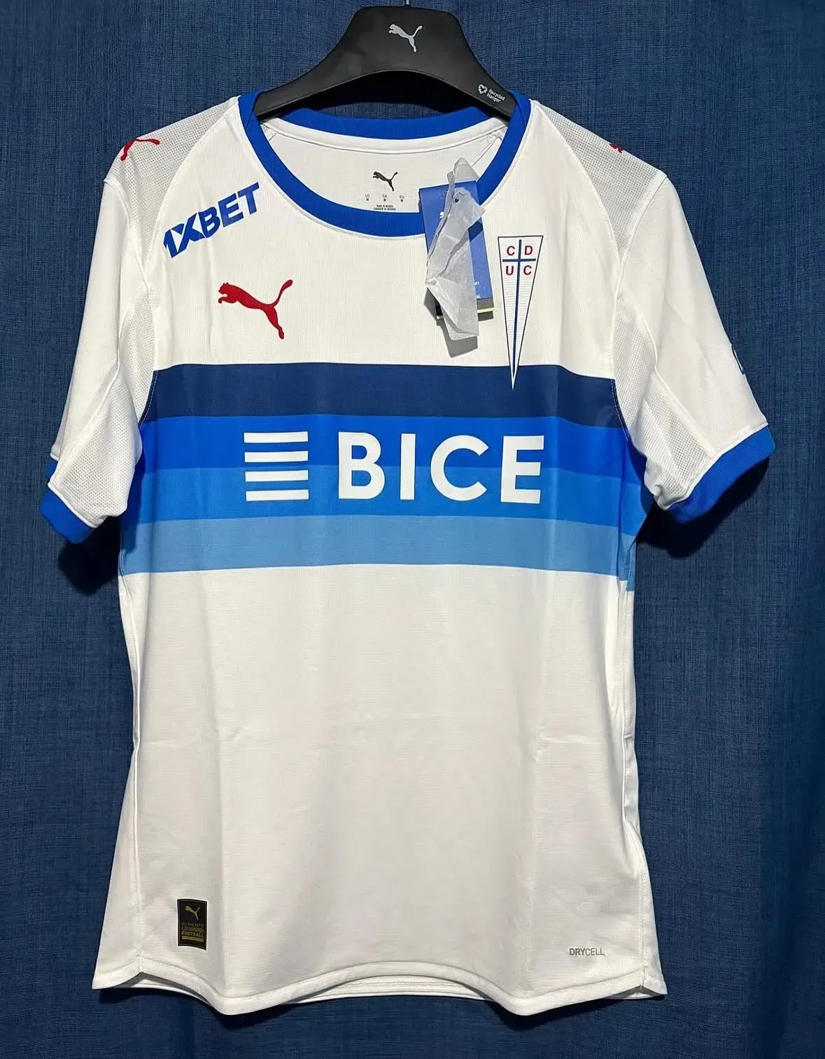 La nueva camiseta de Universidad Católica para la temporada 2026.