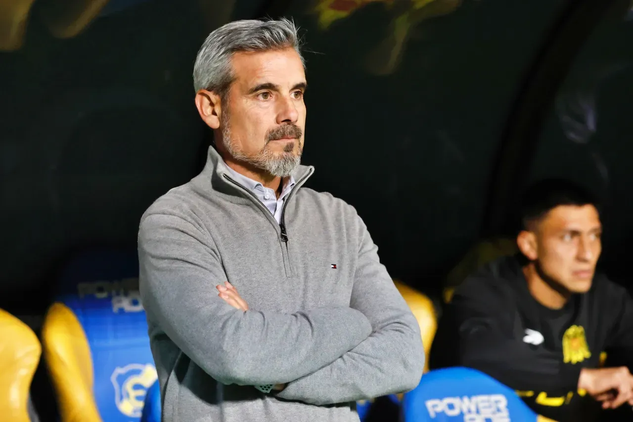 Miguel Ramírez pasará de hacer descender a dos equipos, a dirigir en Primera B (Photosport)