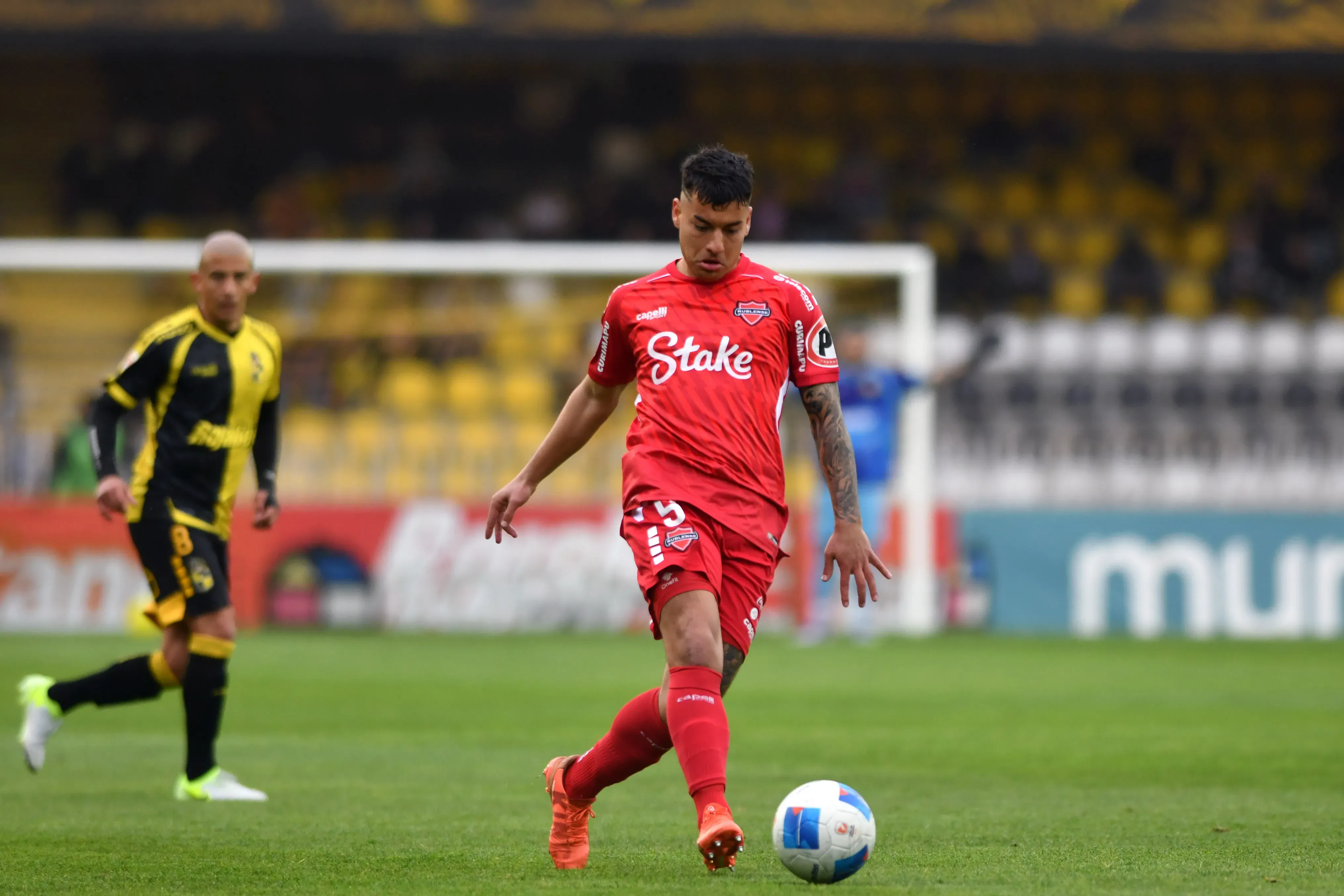 Valencia viene de jugar en Ñublense /Photosport