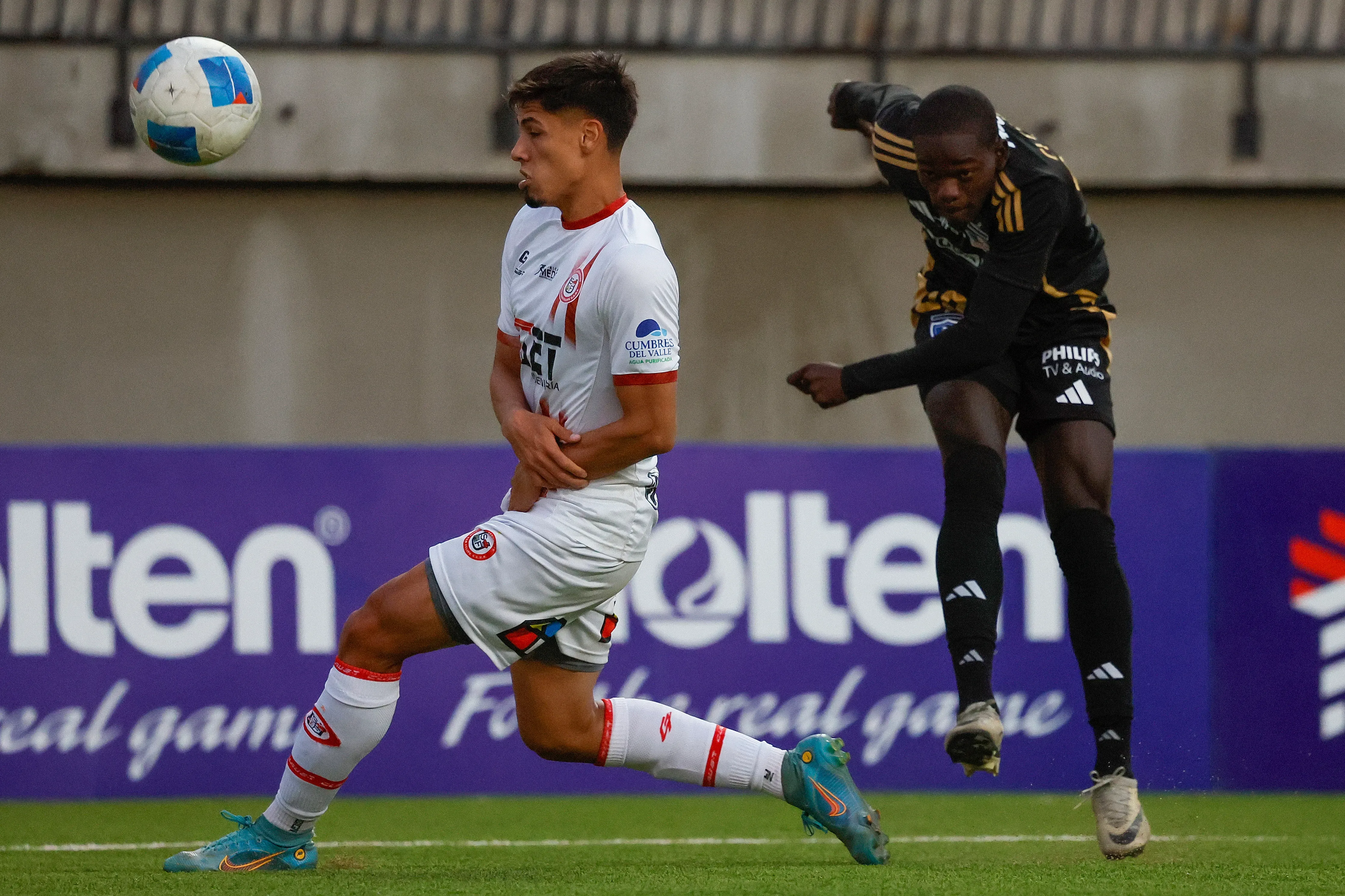 Clerveaux partirá del Cacique | Photosport