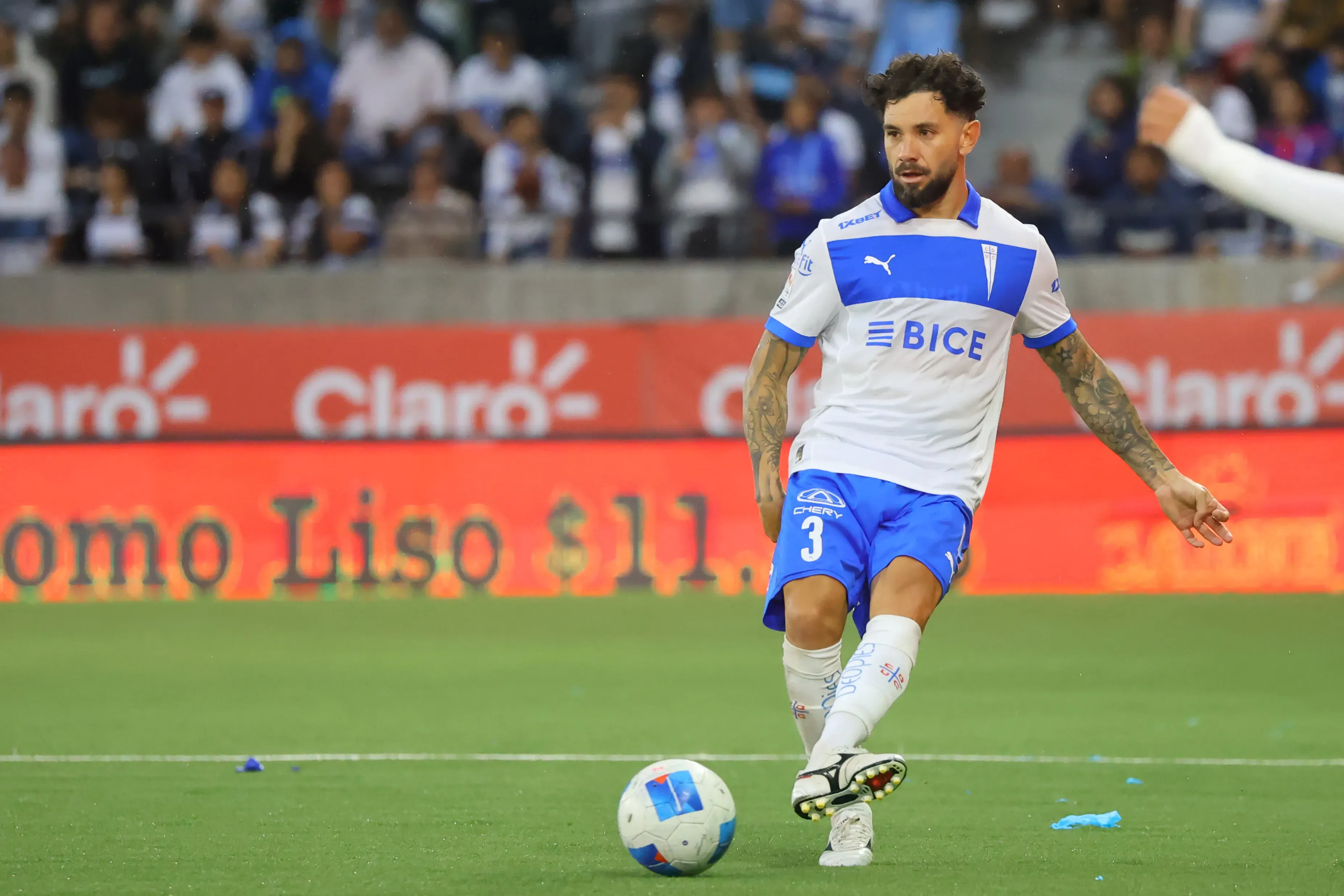 Eugenio Mena se queda el 2026 /Jonnathan Oyarzun/Photosport