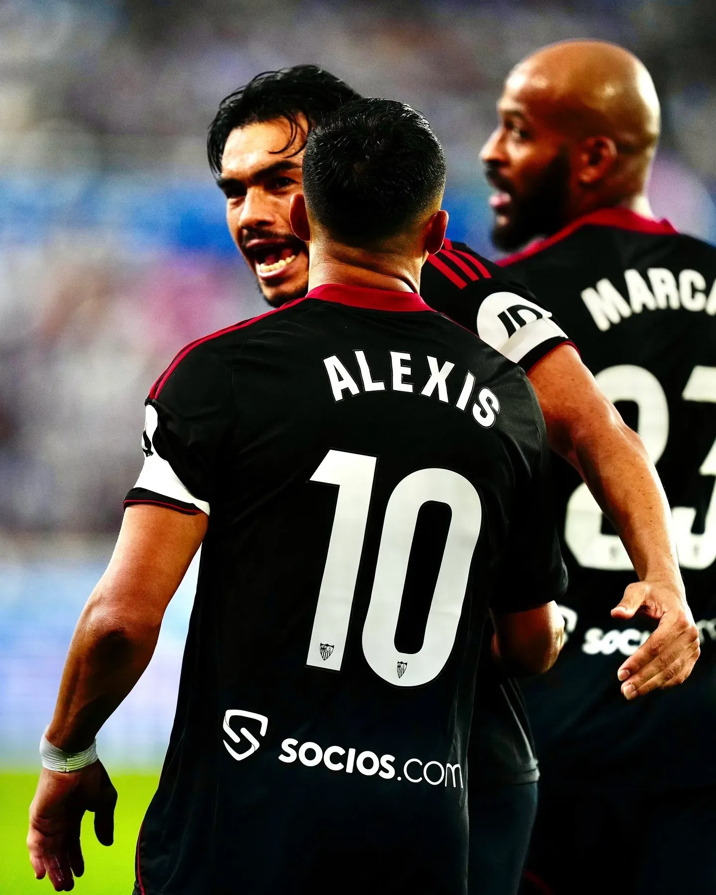 Alexis Sánchez y Gabriel Suazo quedaron eliminados de su primer torneo con el Sevilla. Foto: Sevilla.