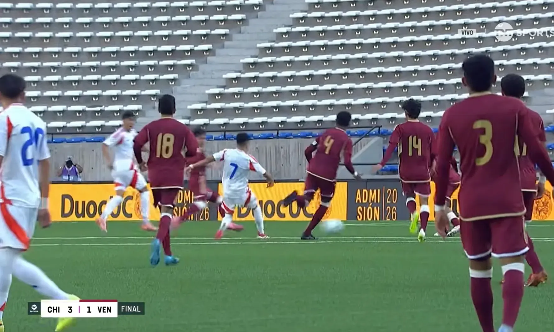 El hermoso toque de Guerrero para dejar solo a Amaro Riveros. (Captura TNT Sports).
