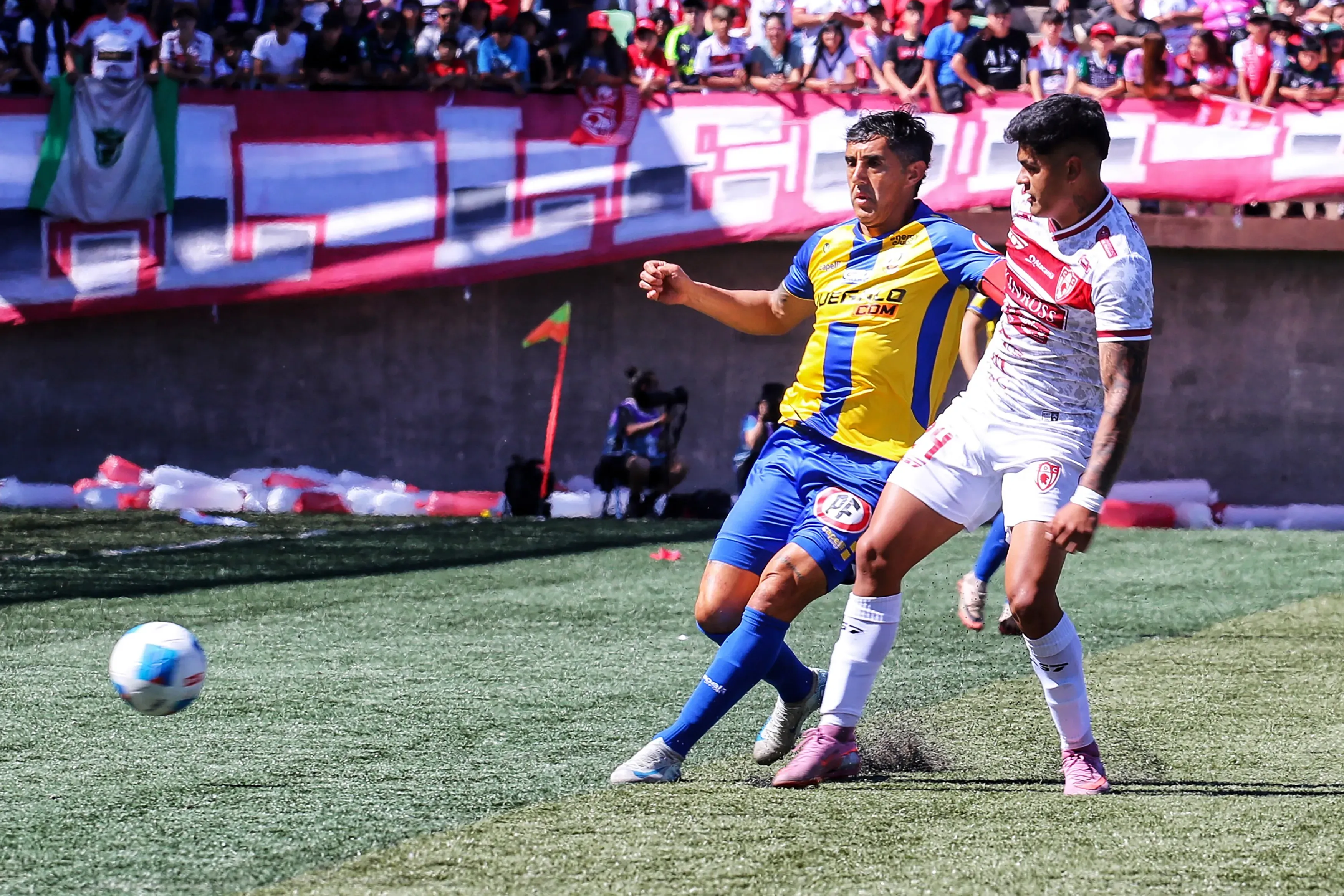 Osvaldo González en un partido ante Copiapó. Sí, fue el lugar donde el Campanil sentenció el ascenso. (Juan Carlos MoreauPhotosport).