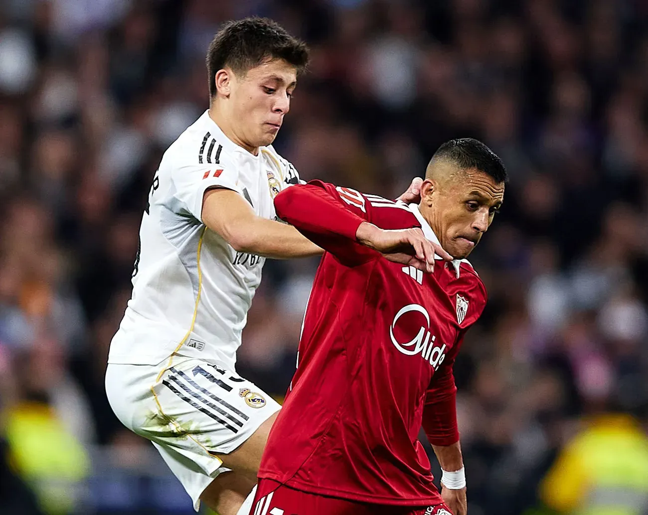 Alexis dio buenos 90 minutos en Sevilla contra Real Madrid.