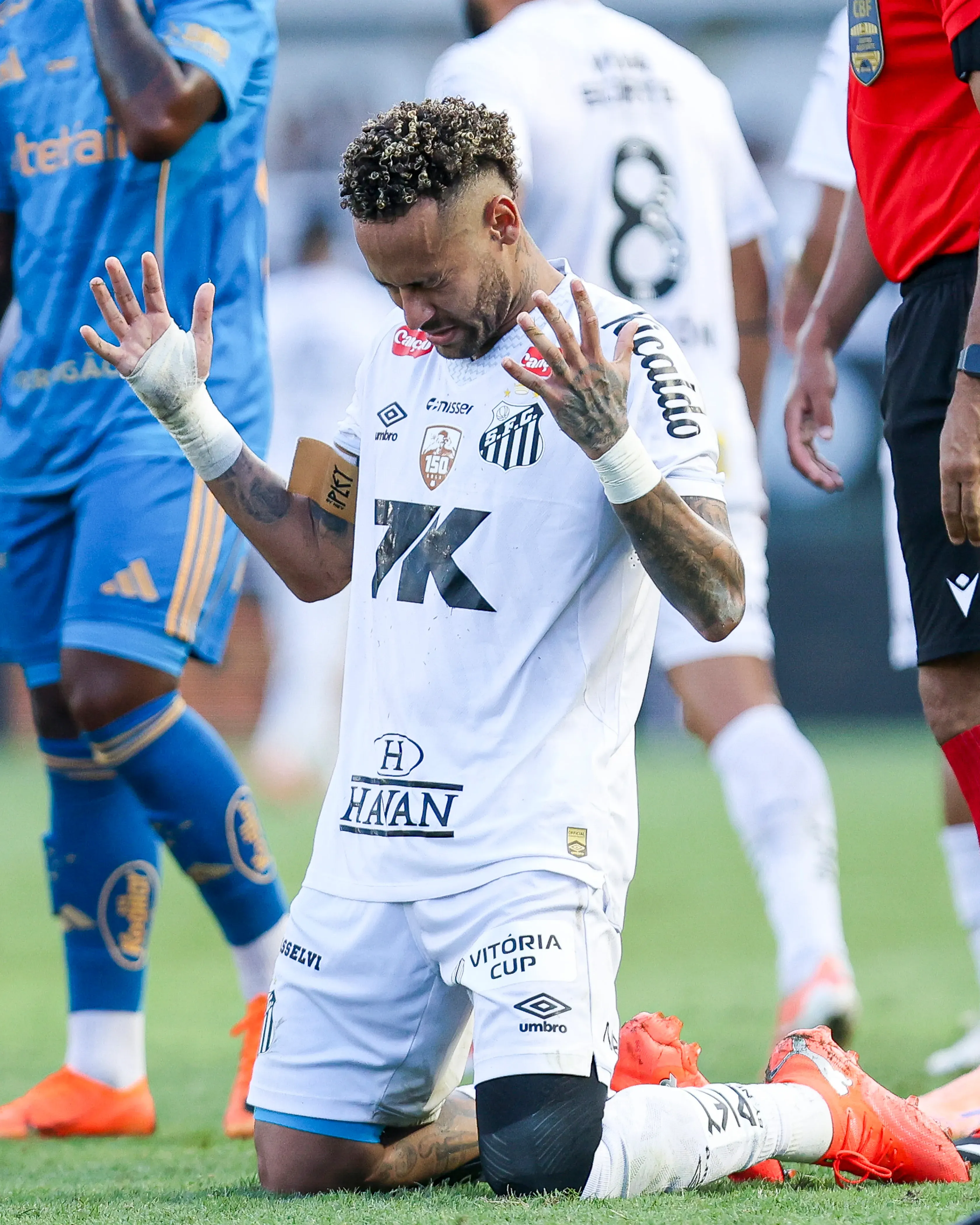 Neymar logró salvar del descenso a Santos. Imagen: Getty