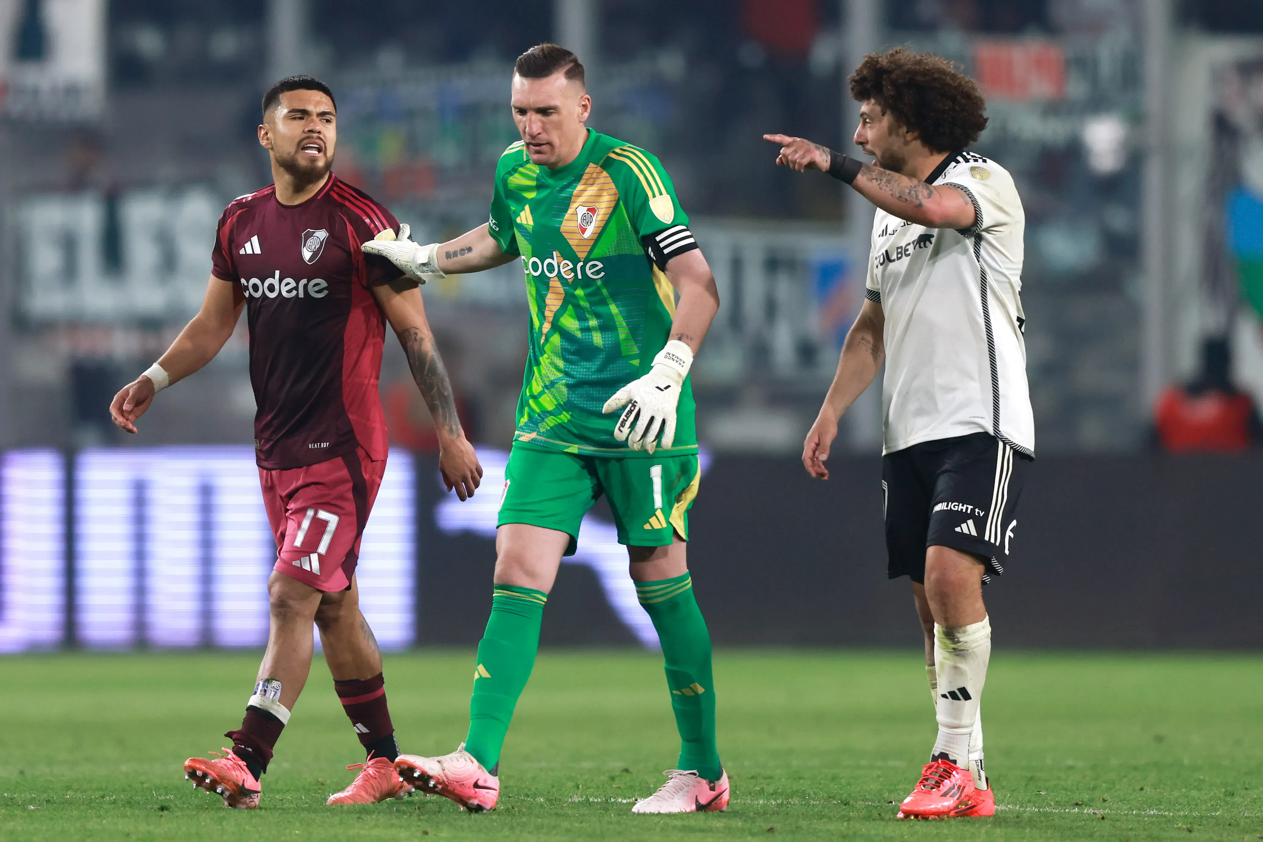 Paulo Díaz rechazó el Inter Miami, donde pudo jugar con Lionel Messi y reencontrarse con Maximiliano Falcón, con quien tuvo un fuerte cruce tiempo atrás. Foto: Photosport.