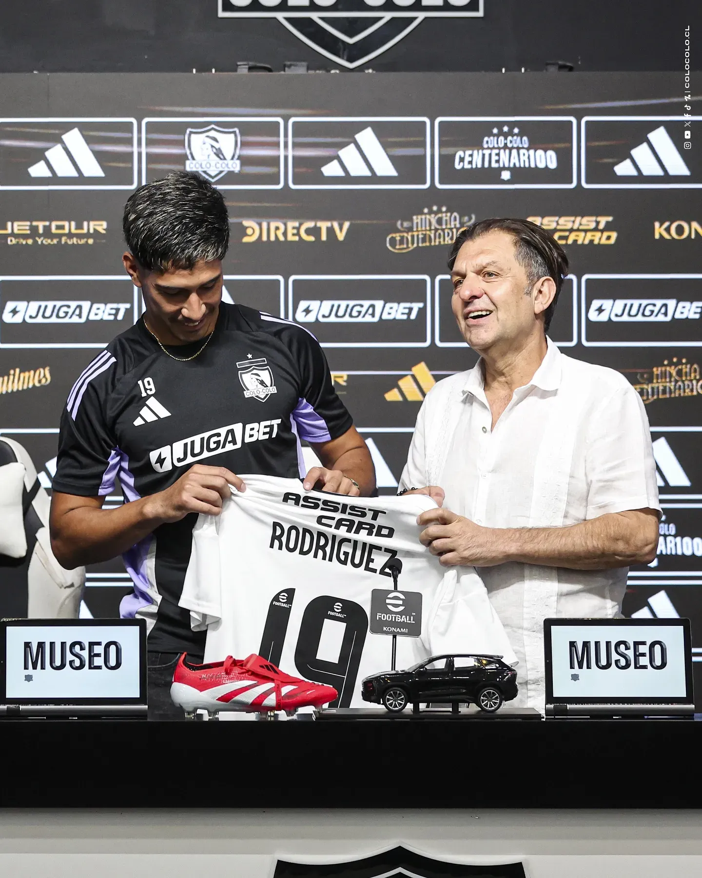 En Colo Colo reconocieron problemas por Salomón Rodríguez, pero con todo en orden con Godoy Cruz. Foto: Colo Colo.