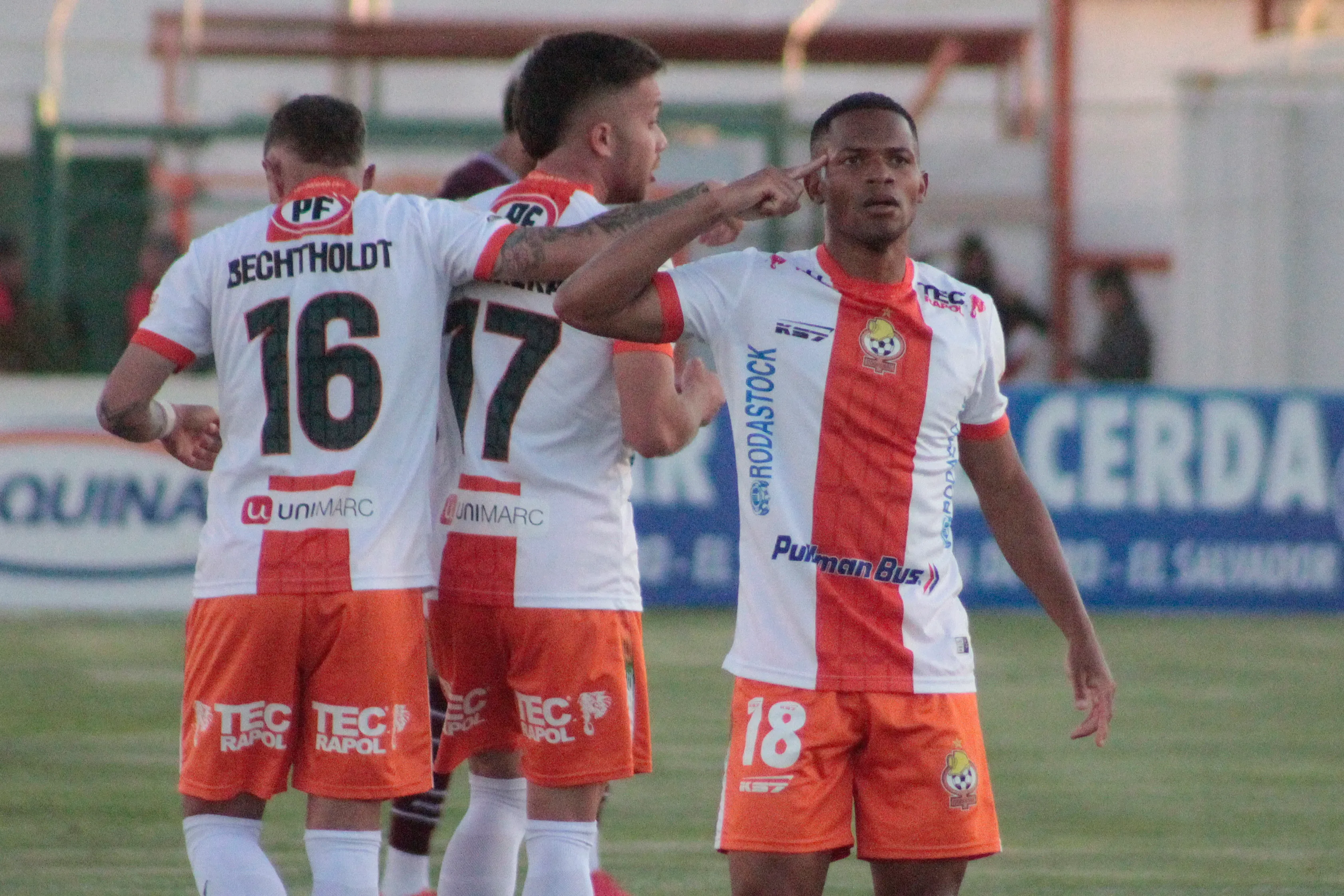 U. Católica avanza en su quinto refuerzo: César Munder | Photosport