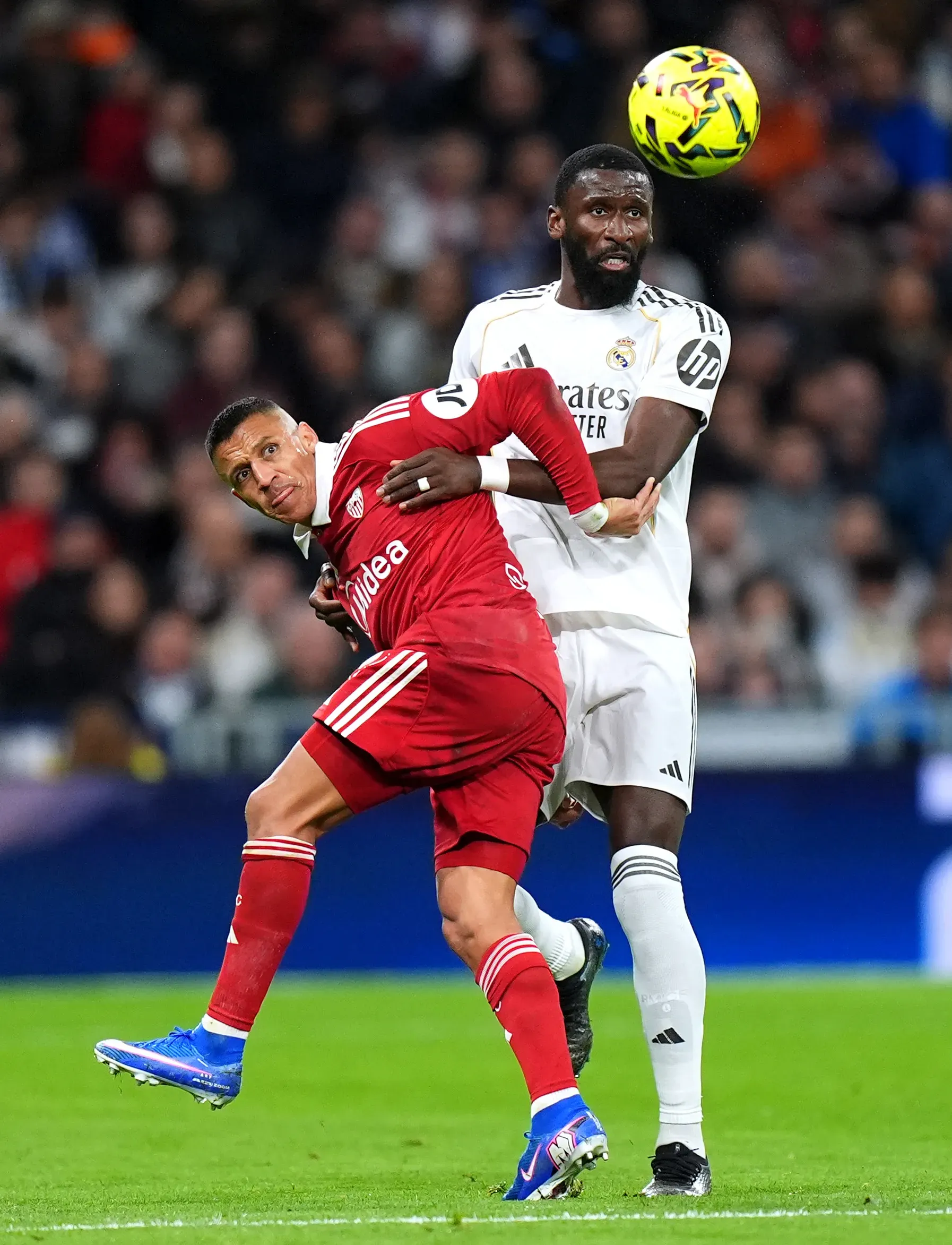 Alexis Sánchez puede recibir presión en Sevilla. Foto: Getty Images.
