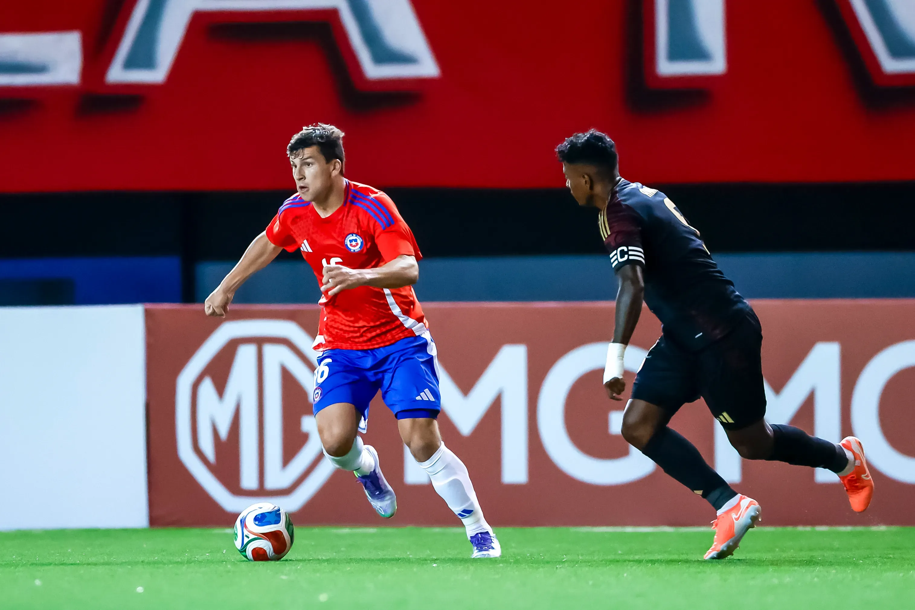 Gonzalo Tapia se queda en Sao Paulo. Foto: Pepe Alvujar/Photosport