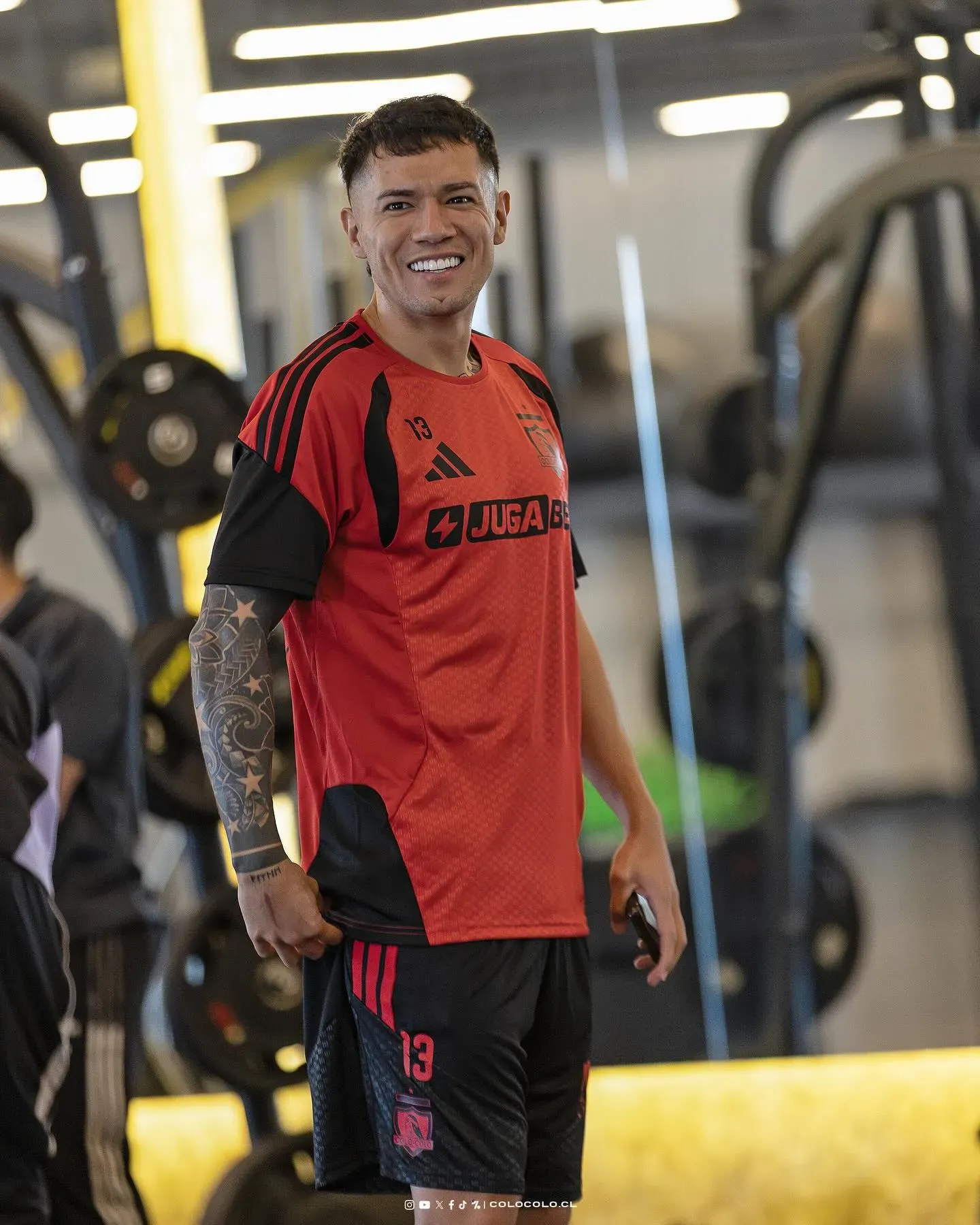 Matías Fernández Cordero apareció con la camiseta número 13 de Colo Colo pese a que muchos le pedían usar la 14. Foto: Colo Colo.