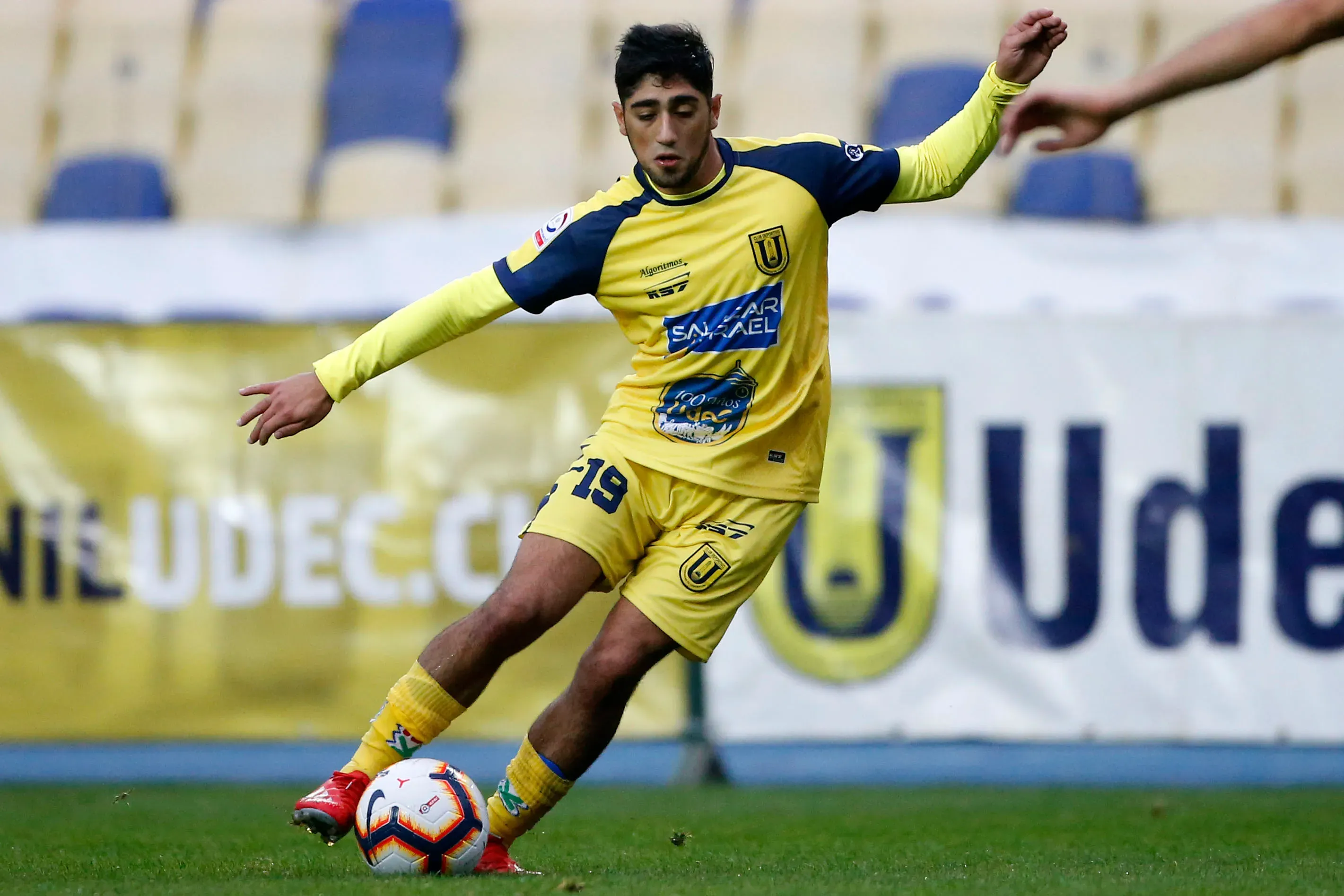 Guido Vadalá en acción por el Campanil, donde jugó entre 2018 y 2019. (Andres Pina/Photosport).