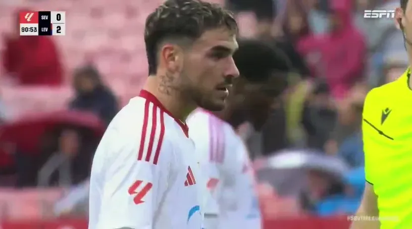 Isaac Romero justo antes de ejecutar el penal. (Captura ESPN).