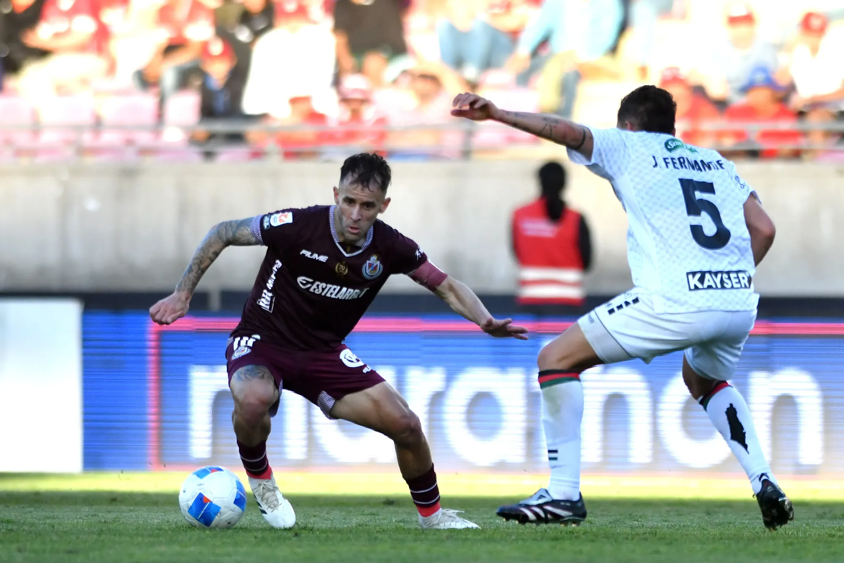 Sebastián Gallegos ya comenzó sus trabajos en Palestino al mando de la Nona Muñoz. (Alejandro Pizarro/Photosport).
