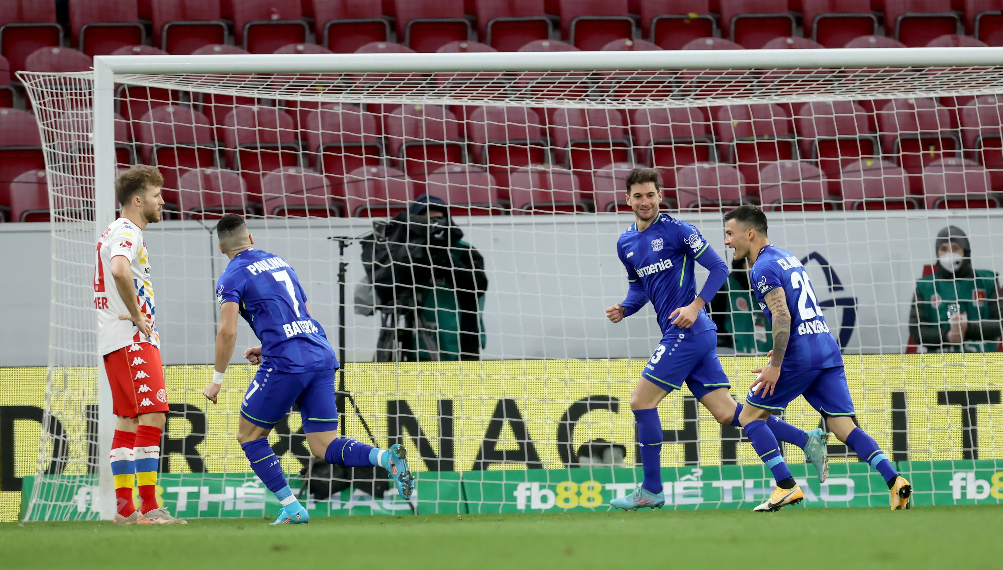 Alario compartió con Charles Mariano en Leverkusen | Getty Images