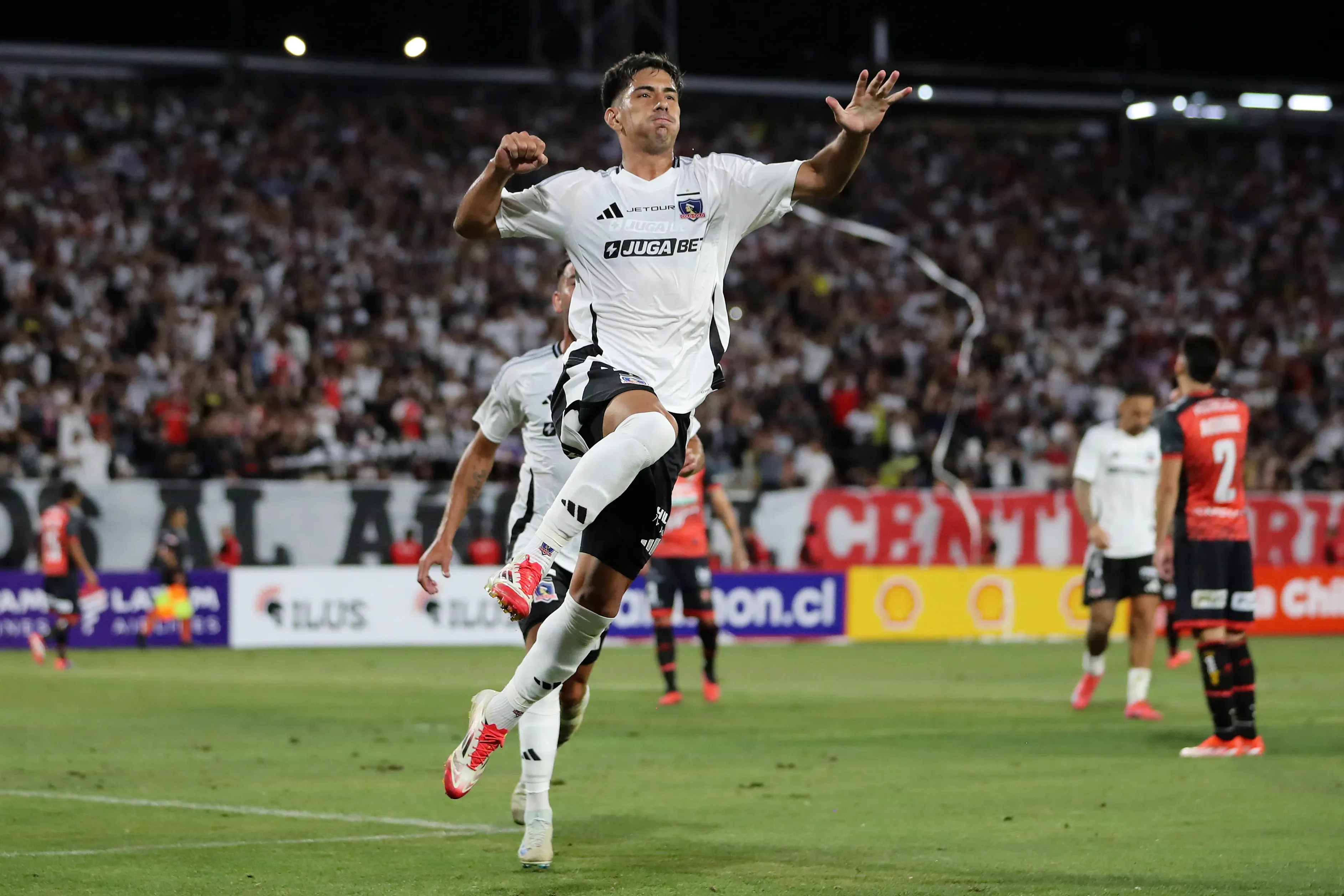 Salomón Rodríguez, con contrato en Colo Colo hasta 2027, parte al Montevideo City Torque | Photosport