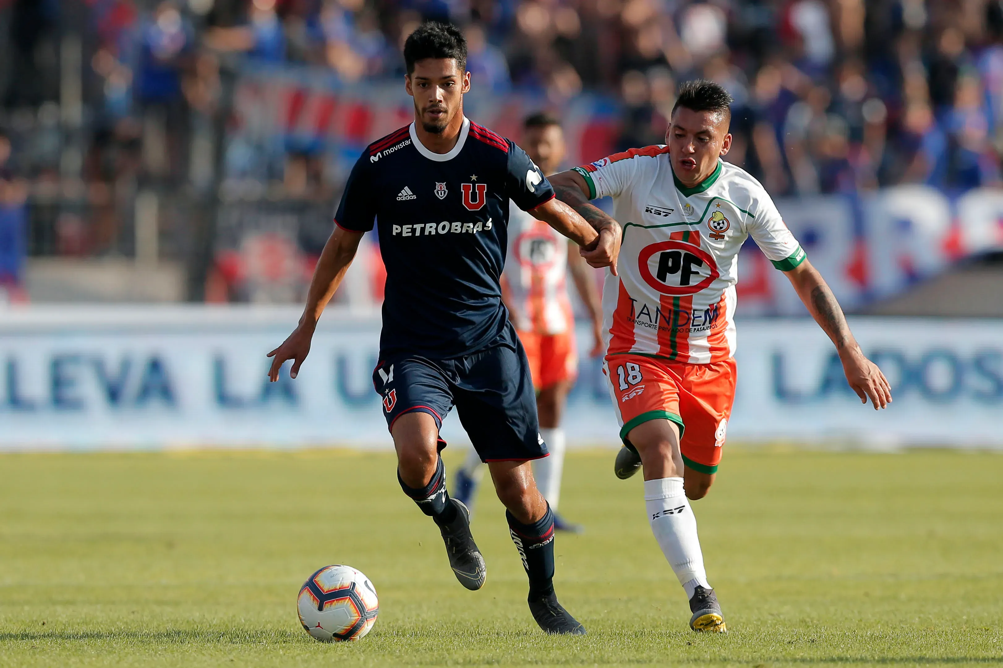 Jimmy Martínez jugando por Universidad de Chile el 2019