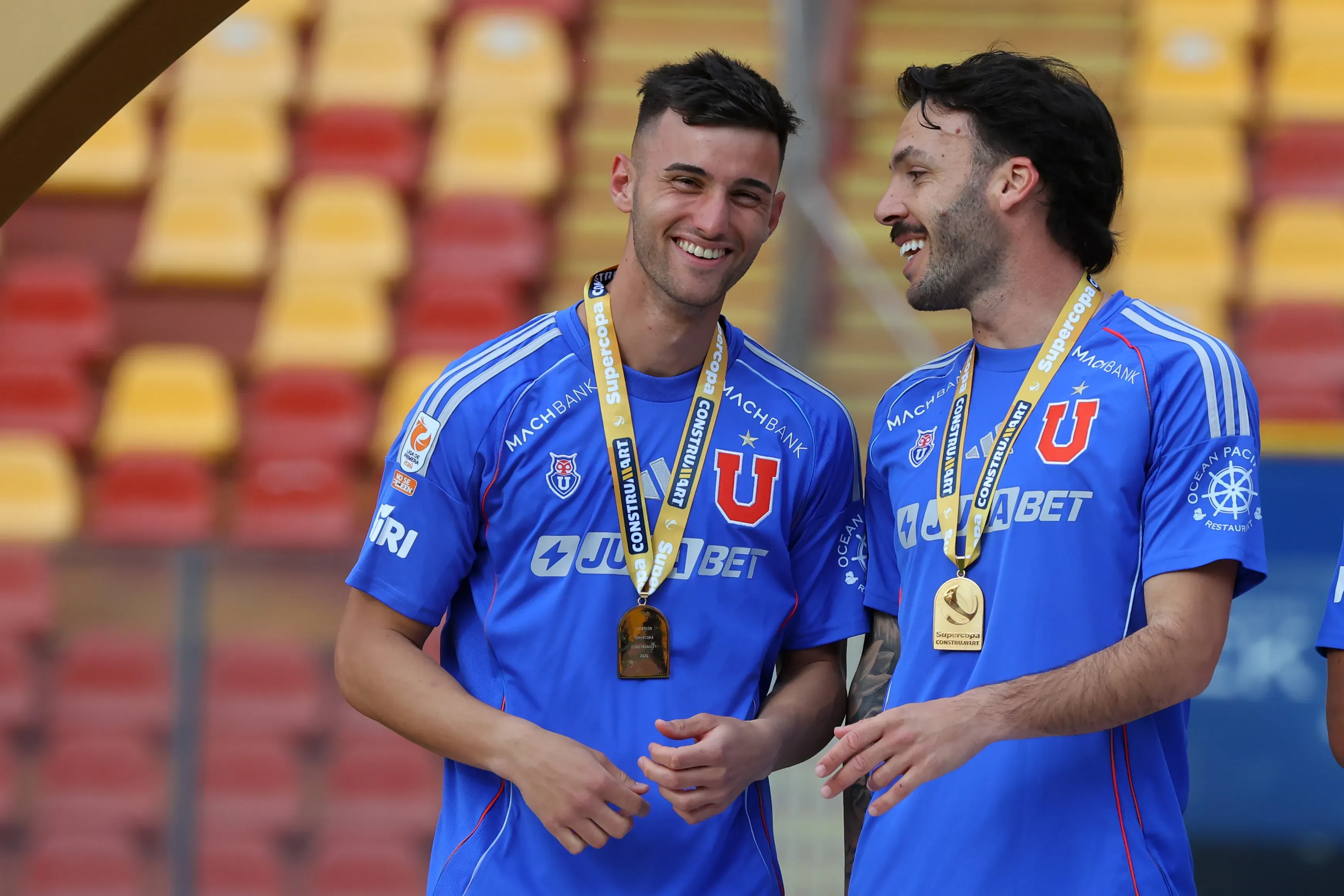 Felipe Salomoni y Sebastián Rodríguez como campeones de la Supercopa. Imagen: Photosport