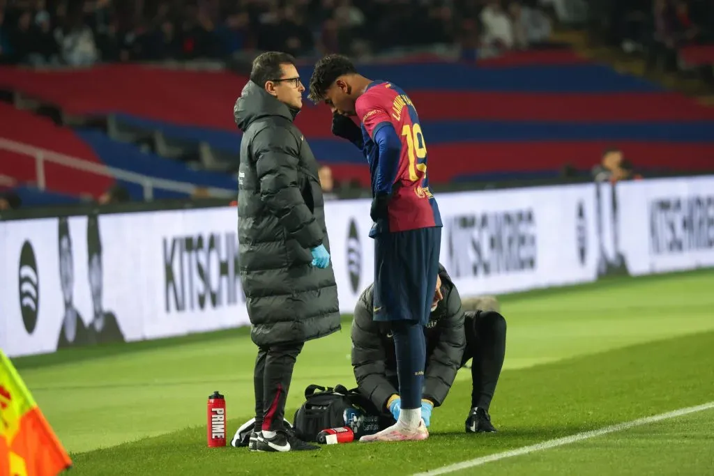 Yamal é atendido por médicos durante Barcelona x Leganés. Foto: Imago.