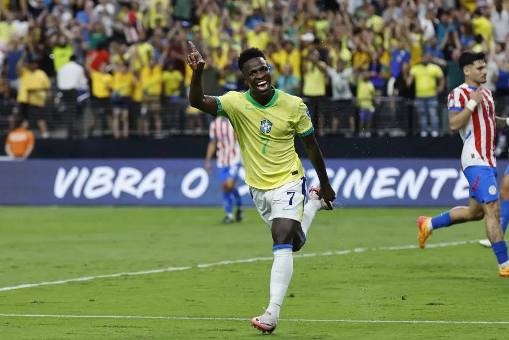 Vinícius Júnior em ação pela seleção brasileira. Foto: Kevork Djansezian/Getty Images.
