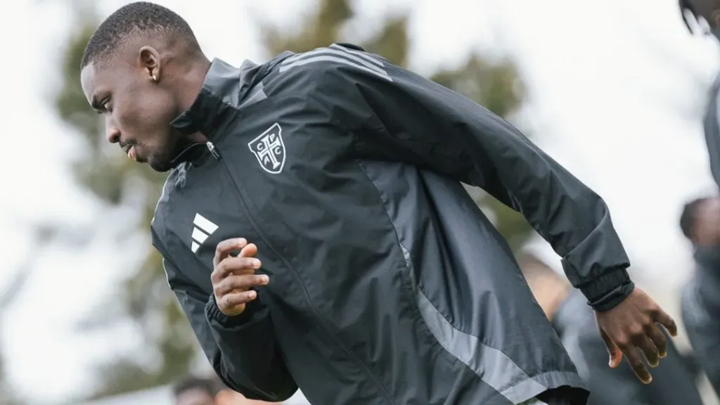 Beni Mukendi em vias de mudar-se para o Vitória SC. Foto: CPAC