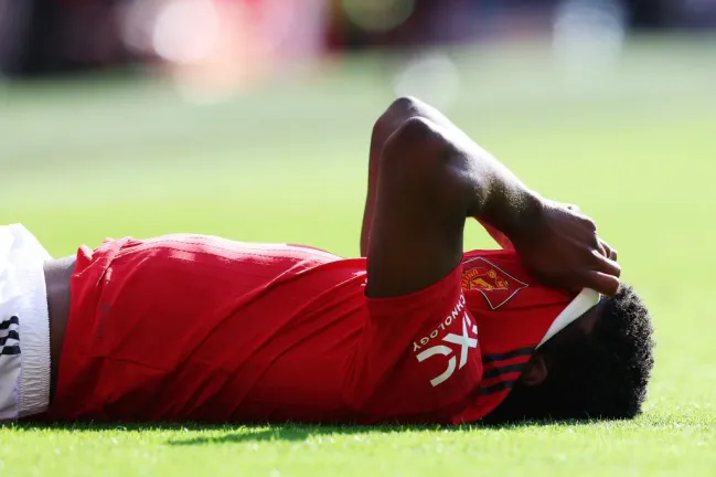 Tyrell Malacia passou 500 dias lesionado. Foto: Matt McNulty/Getty Images