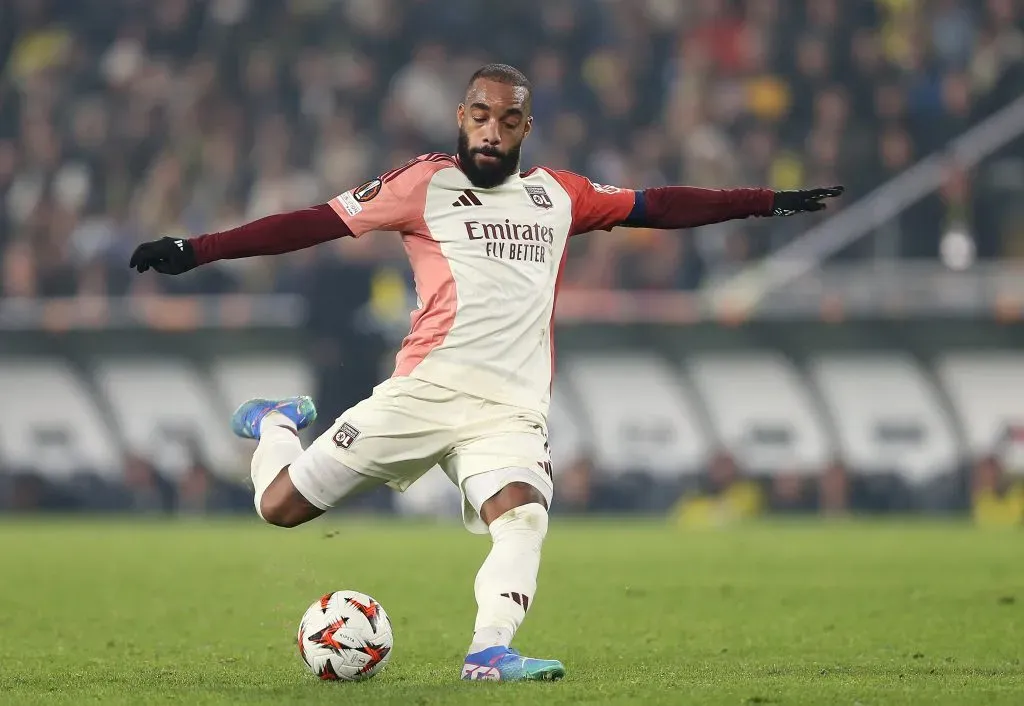Alexandre Lacazette marcou pelo Lyon. Foto: Ahmad Mora/Getty Images