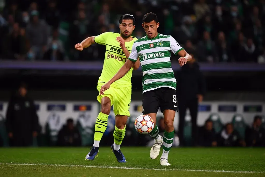 Emre Can disputa a bola com Matheus Nunes, em Alvalade, em 2021. Foto: Octavio Passos/Getty Images.