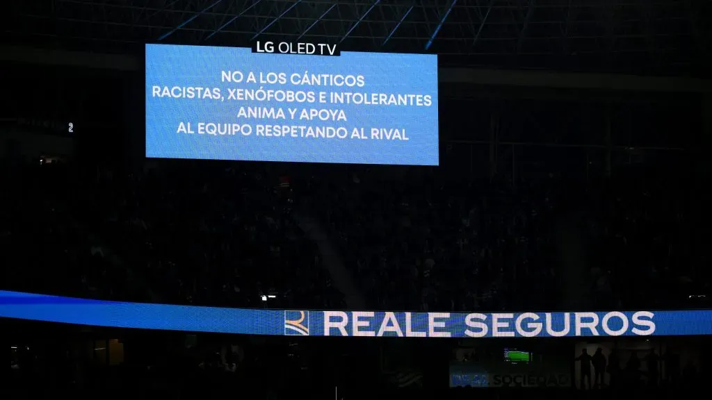 Episódio lamentável manchou o jogo. Foto: Getty Images.