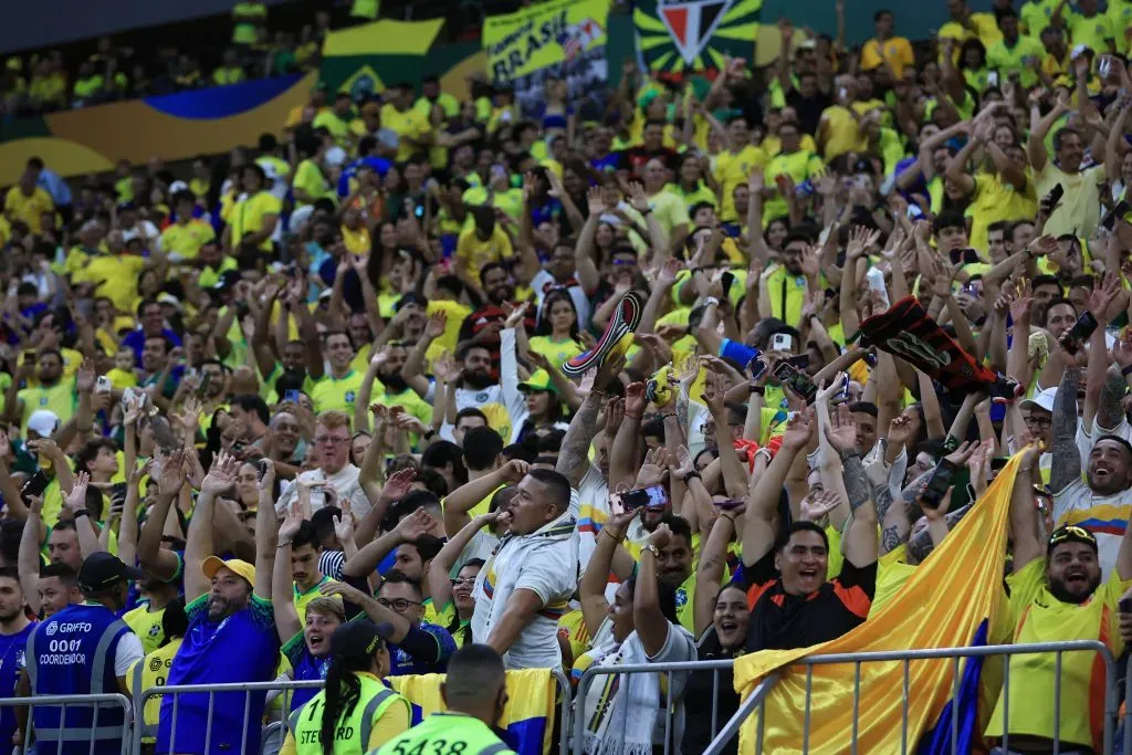 A festas dos adeptos, durante o Brasil x Colômbia. Foto: Buda Mendes/Getty Images.