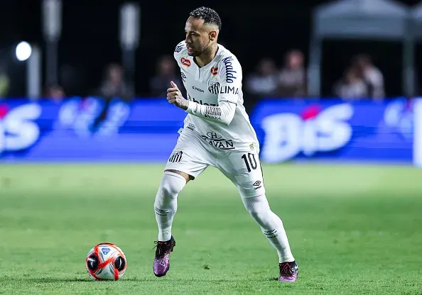 Neymar regressou ao Santos em fevereiro. Foto: Getty Images
