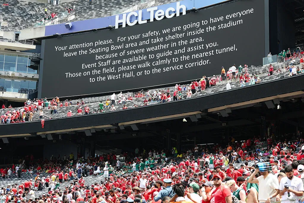 Alerta climático paralisou Palmeiras x Al Ahly por quase 50 minutos. Foto: Getty Images