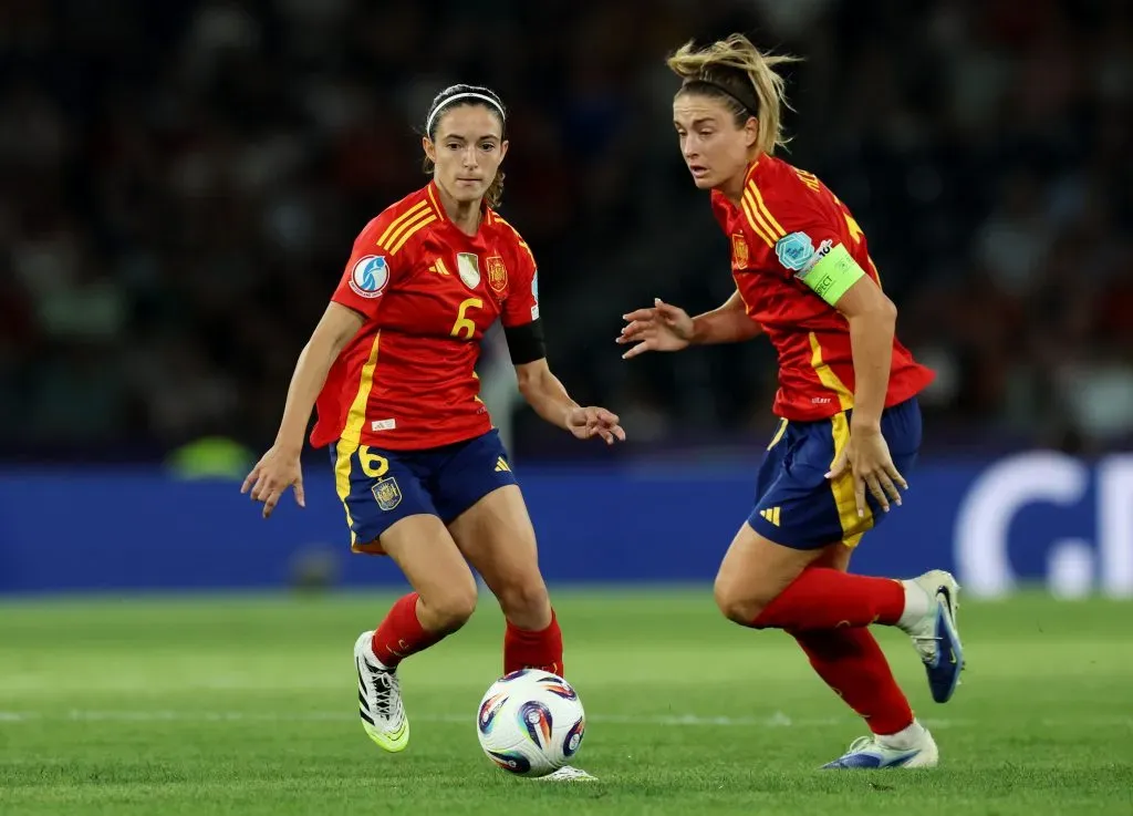 Bonmatí e Putellas: uma dupla de Espanha com Bolas de Ouro. Foto: Alexander Hassenstein/Getty Images.