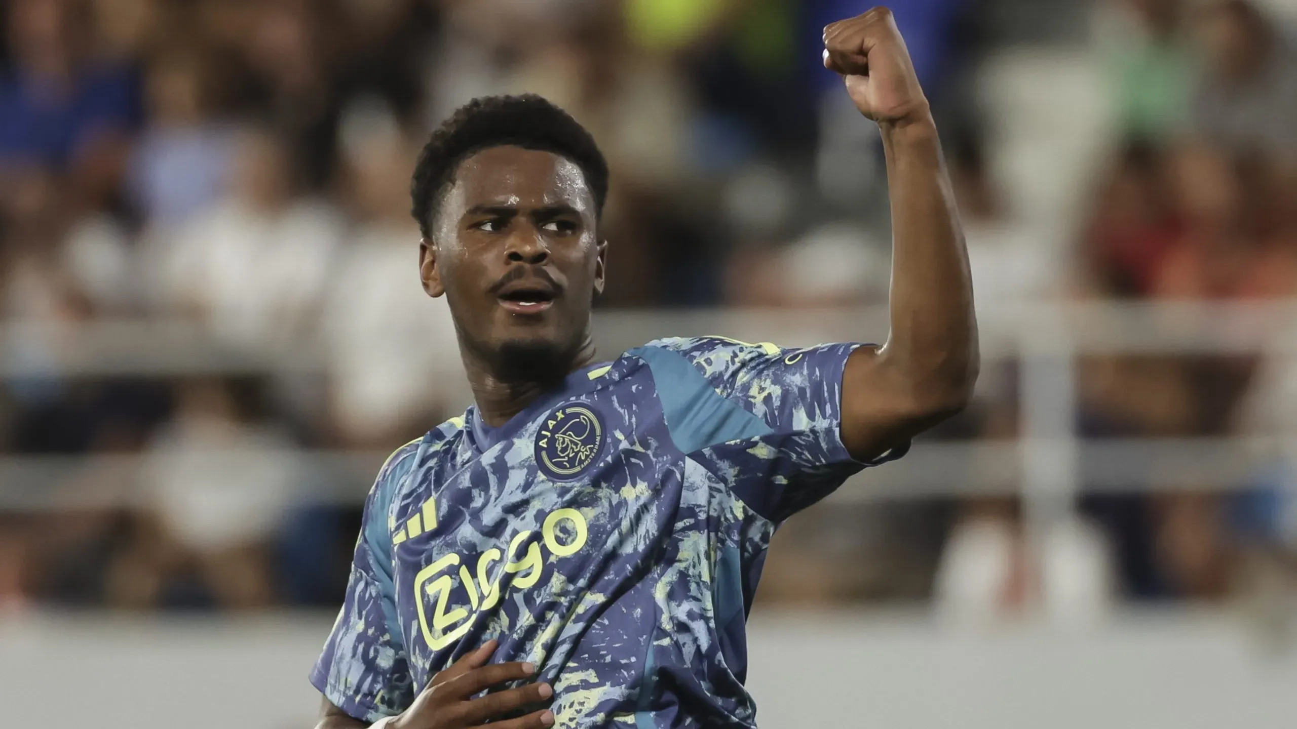 Jorrel Hato, de apenas 19 anos, é um talentoso defesa-central do Ajax, que tem gerado muita cobiça.Foto: Srdjan Stevanovic/Getty Images