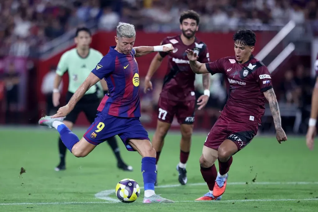 Robert Lewandowski no Barcelona x Vissel Kobe. Foto: Getty Images
