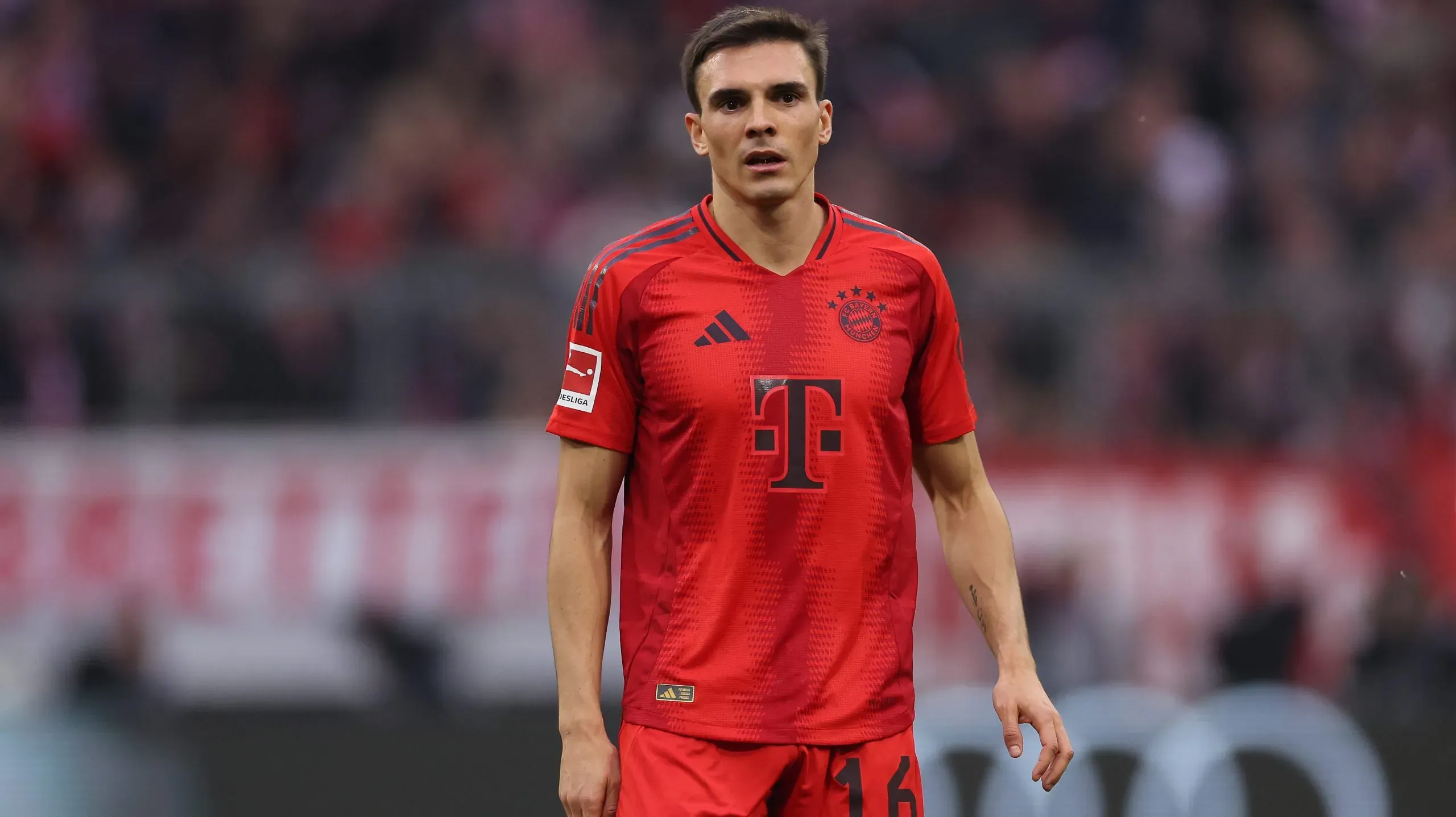 Em 17 jogos na Bundesliga, João Palhinha só por uma vez realizou 90 minutos completos, contra o Holstein Kiel, à 3.ª jornda. Foto: Alexander Hassenstein/Getty Images