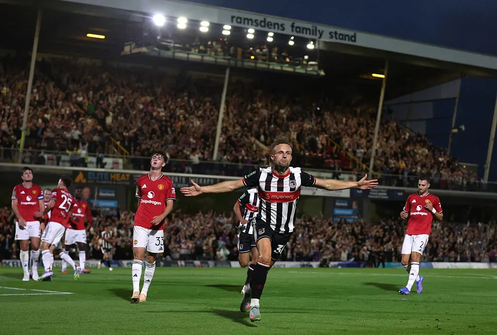 Charles Vernam inaurugou o marcador para o Grimsby Town. Foto: Getty Images