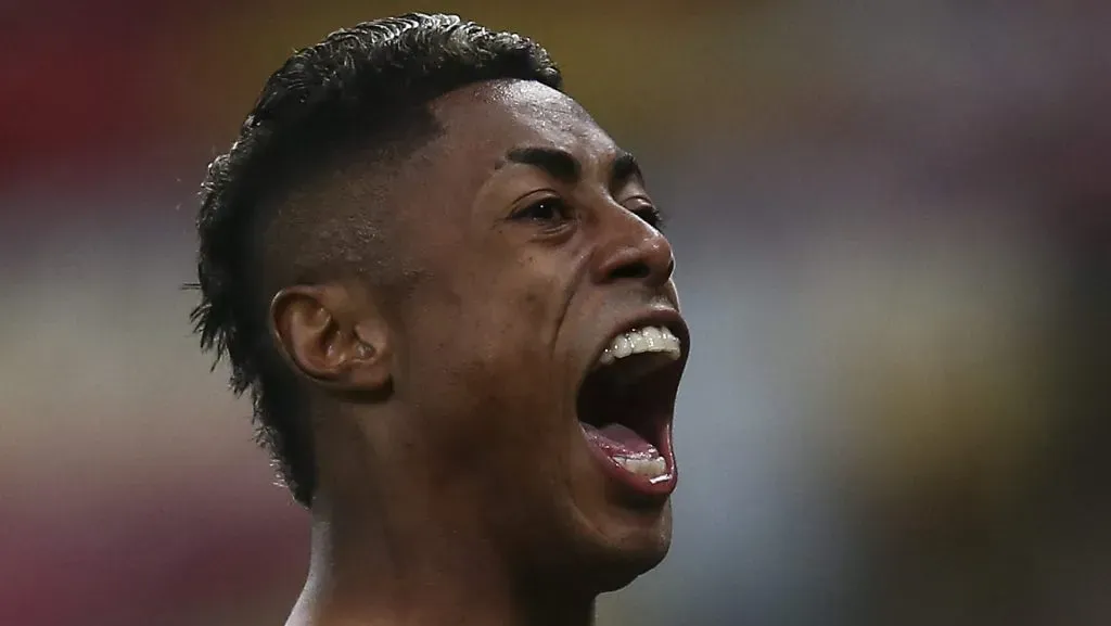 Gigante brasileiro pode pagar R$ 2 milhões por mês para contratar Bruno Henrique