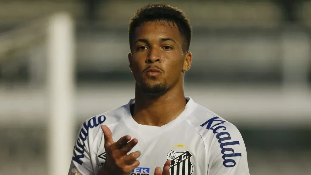 Gigante do futebol brasileiro prepara proposta para contratar Marcos Leonardo, do Santos