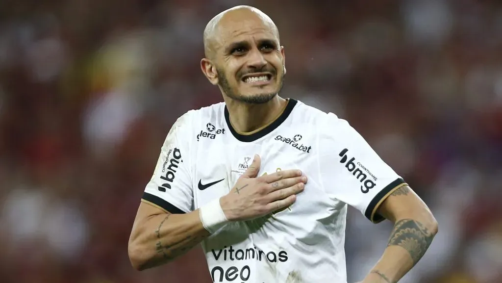 Sucessor de Fábio Santos Corinthians vai ao futebol europeu para fechar com novo lateral; torcida reprova a contratação Deus me livre